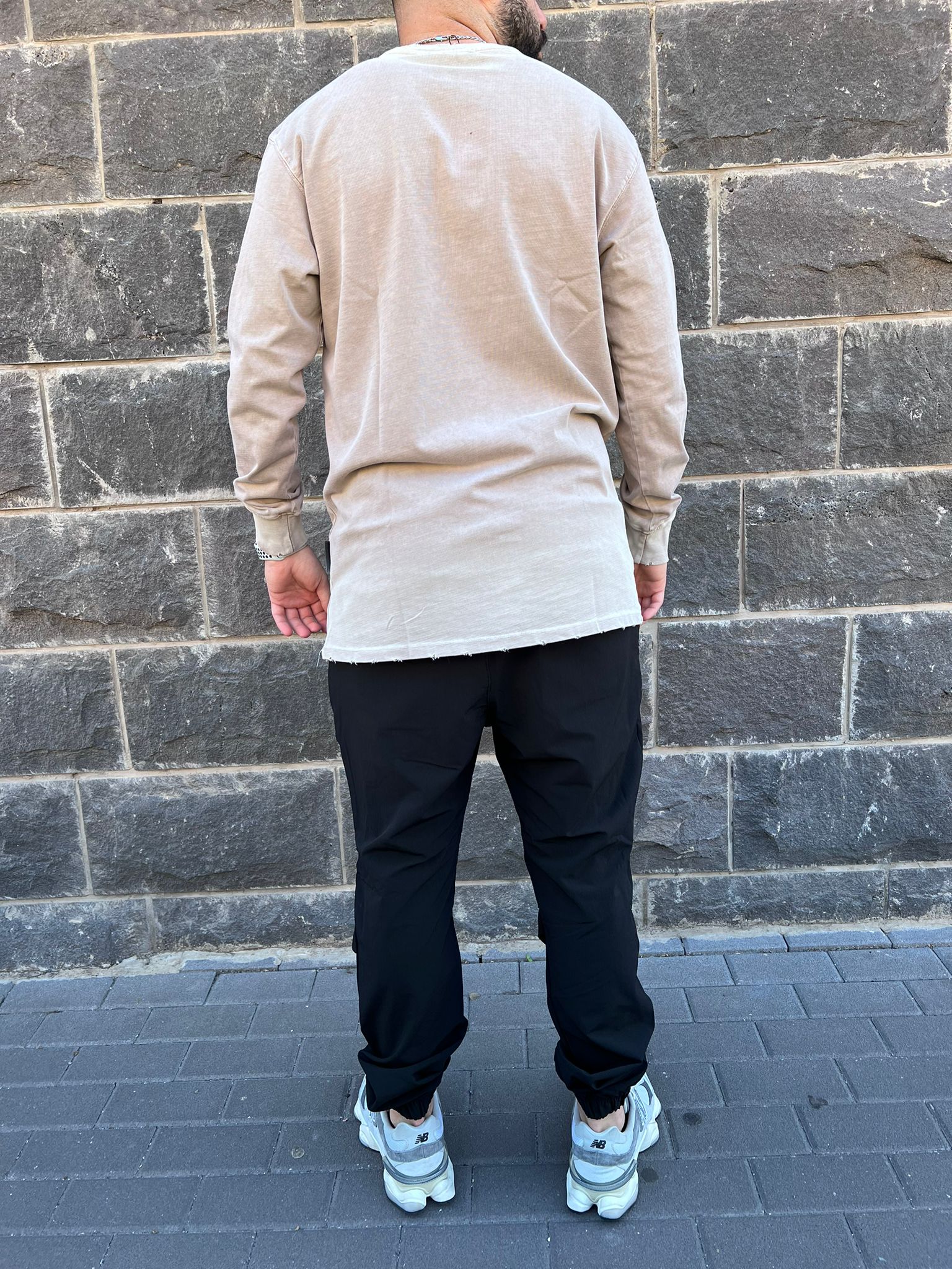 דה לוקה - טי וואש אוברסייז שרוול ארוך בצבע בז' 7100 03