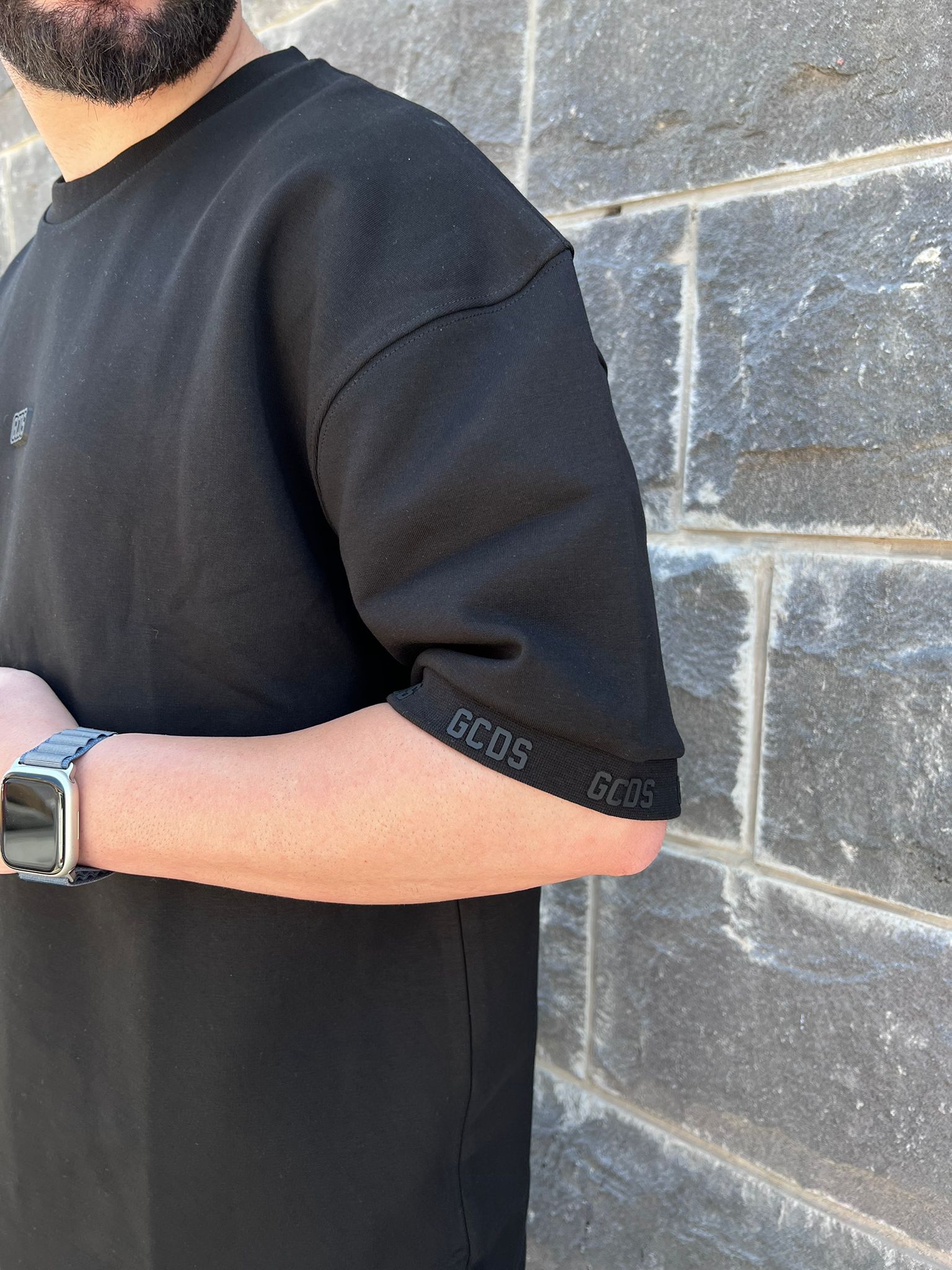 GCDS - חולצה טי אוברסייז בד מרצרייז GC252MT32-001 שחור