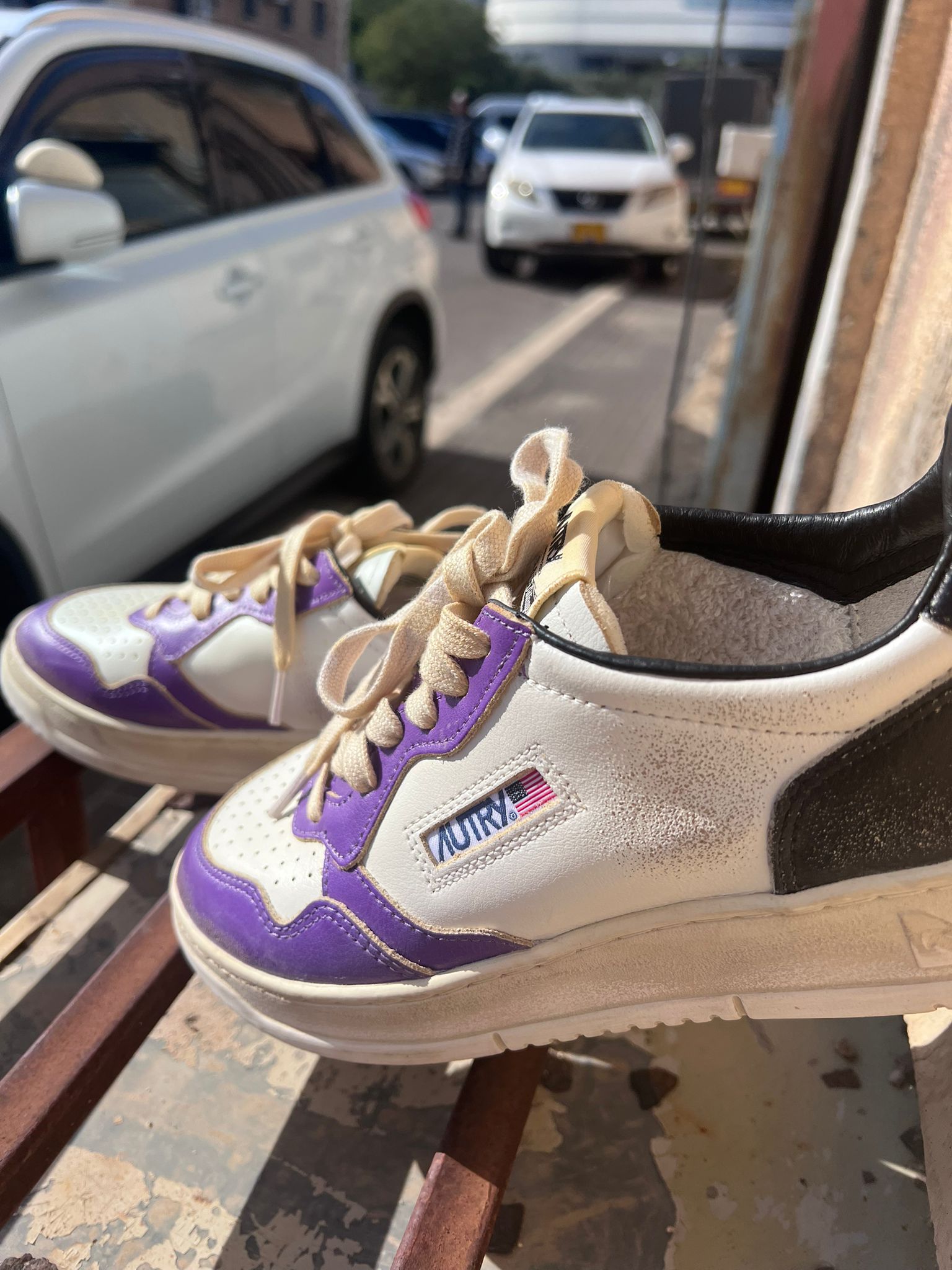 אוטרי - נעל AVLM-SV53 AUTRY