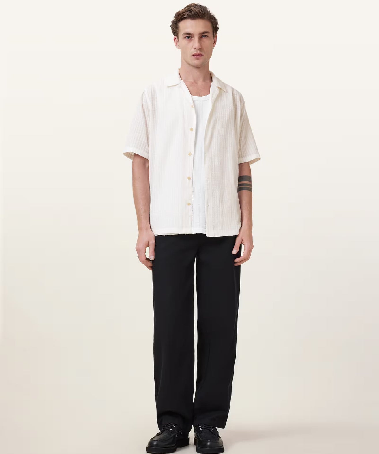 אולסיינטס - מכופתרת M102SC White