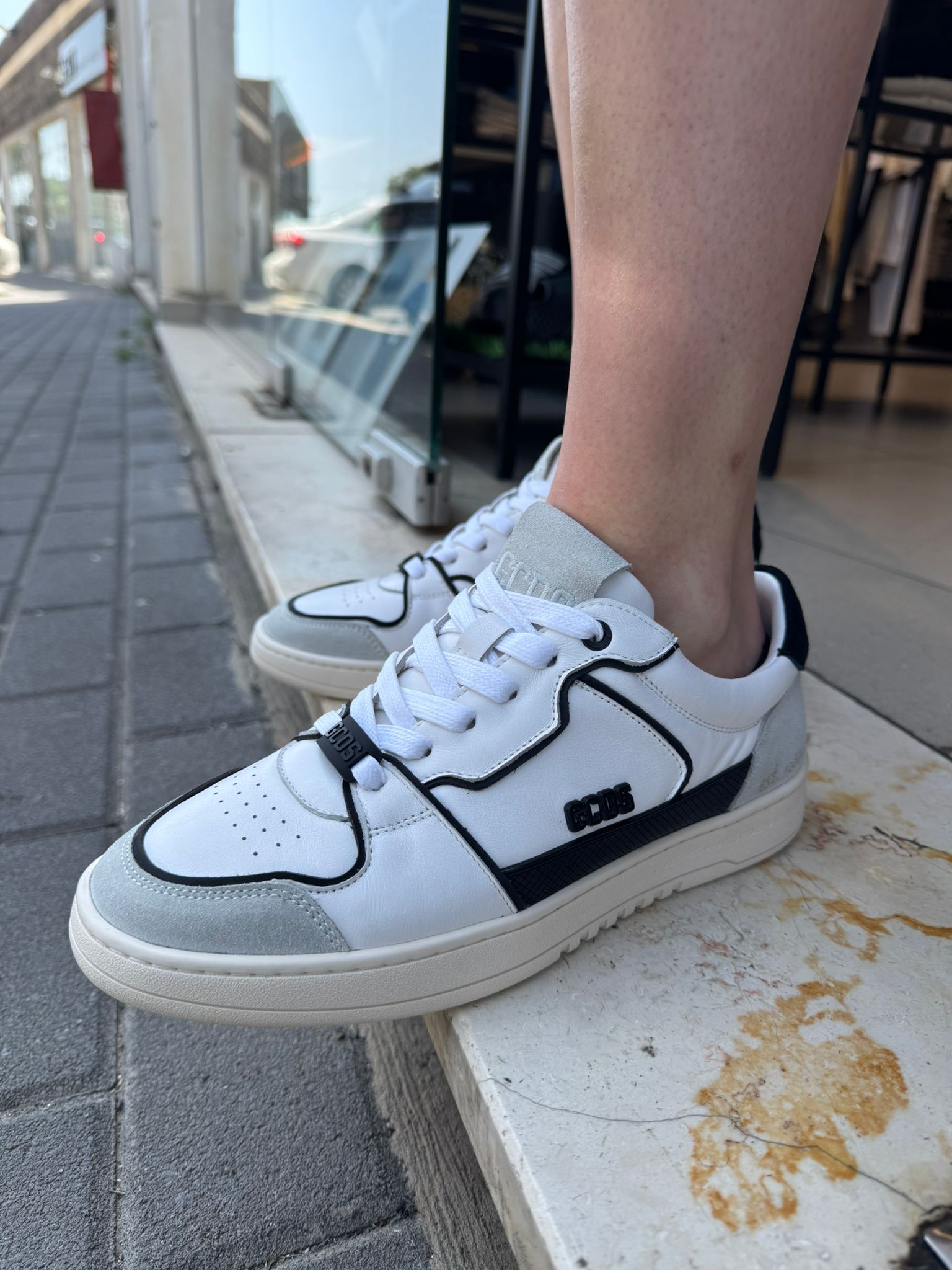 GCDS - סניקרס GC251MF02-101 WHITE/BLACK