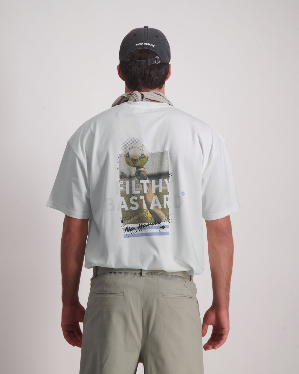 THIRTY DEGREES - 30FW26-23 טי אוברסייז Hand Of God Tee