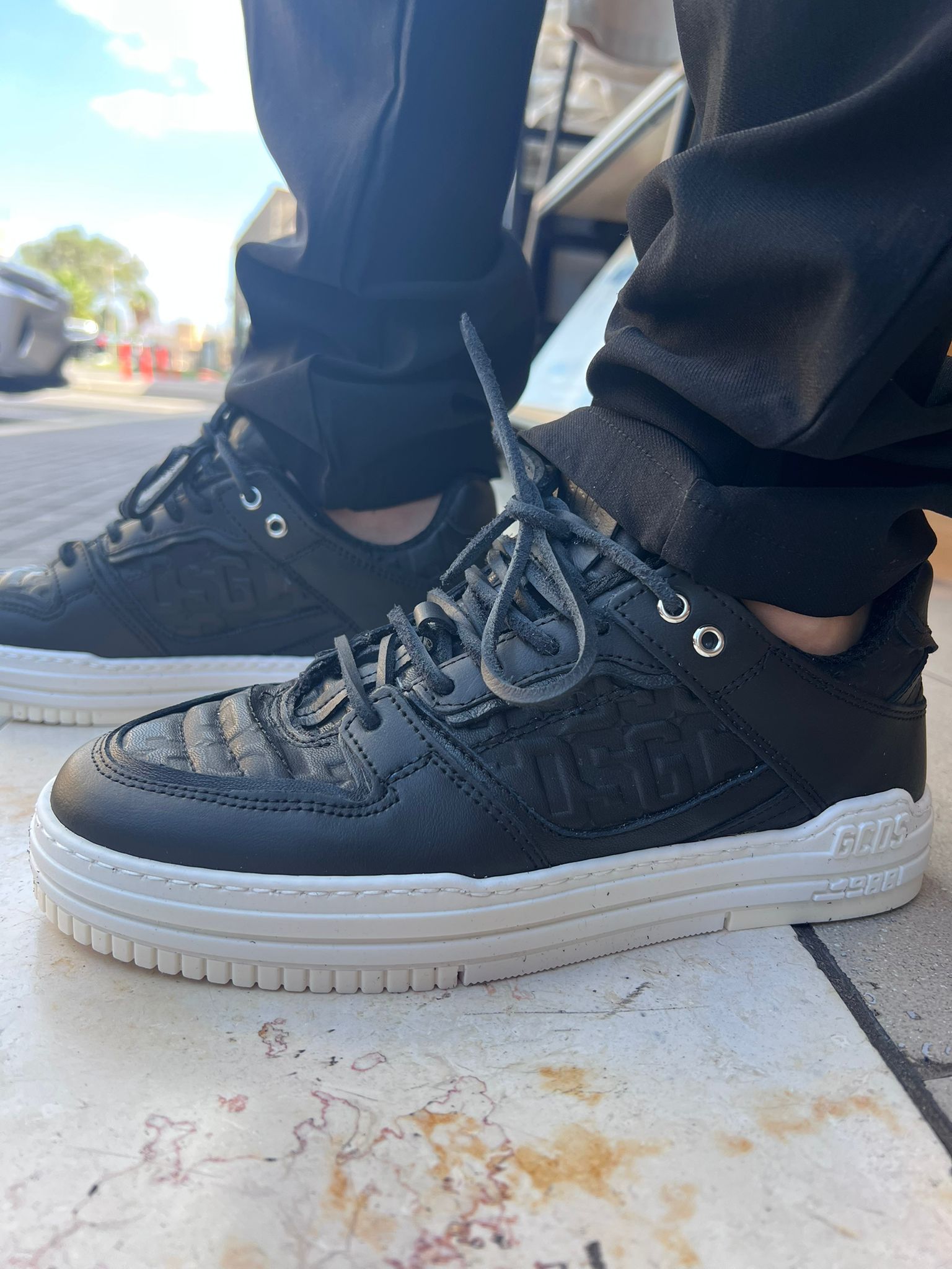 GCDS - סניקרס GCU1004-001 BLACK