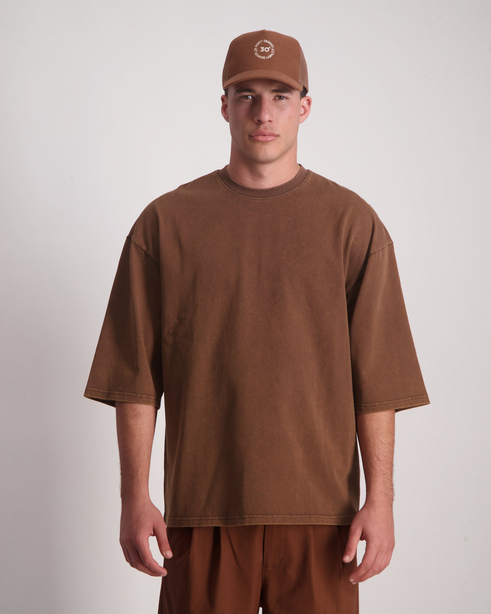 THIRTY DEGREES - 30FW26-10  3/4 טי אוברסייז Mugzam 05 Tee New