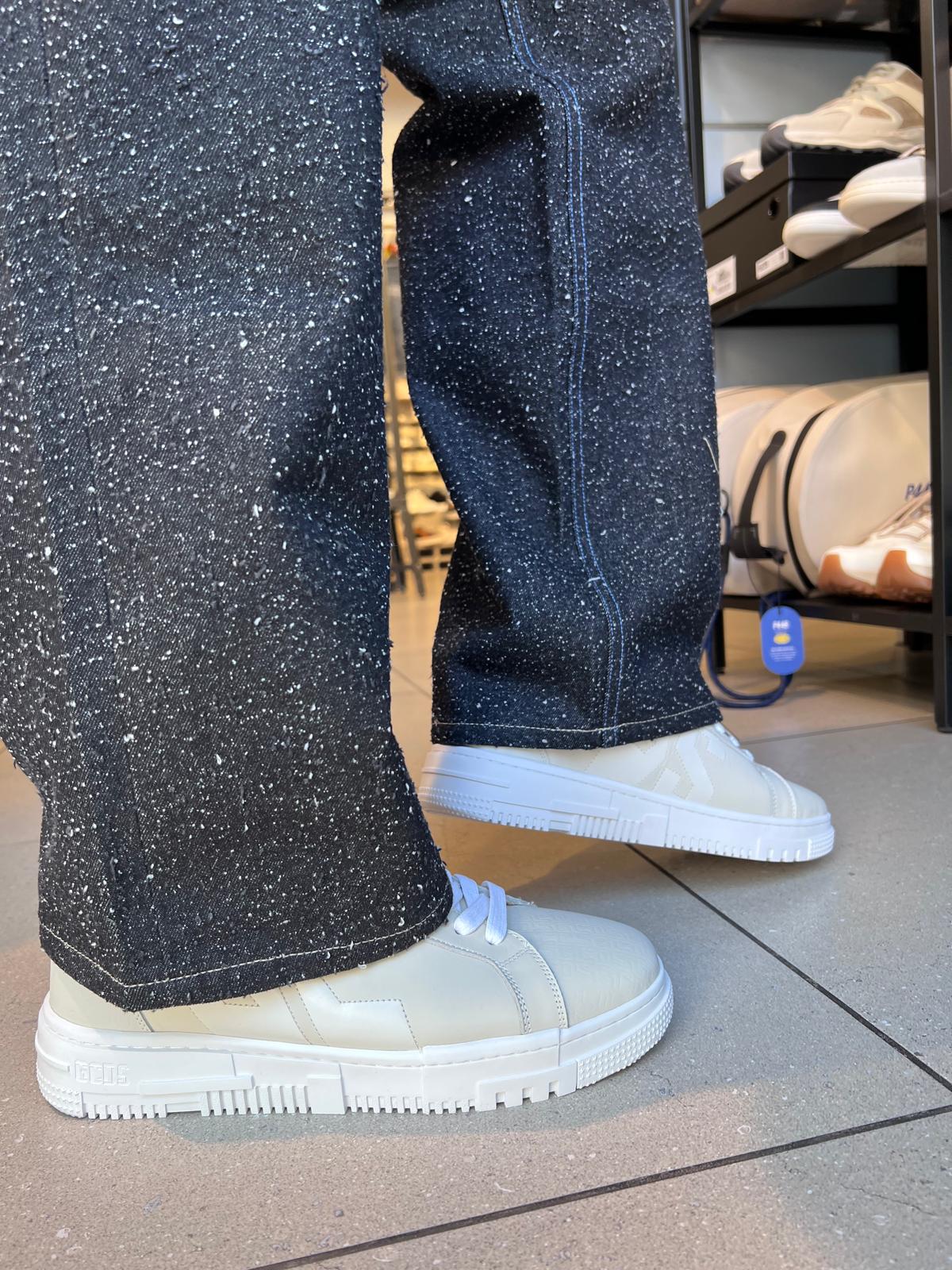 GCDS - סניקרס GC251MF04-160 SAND BEIGE