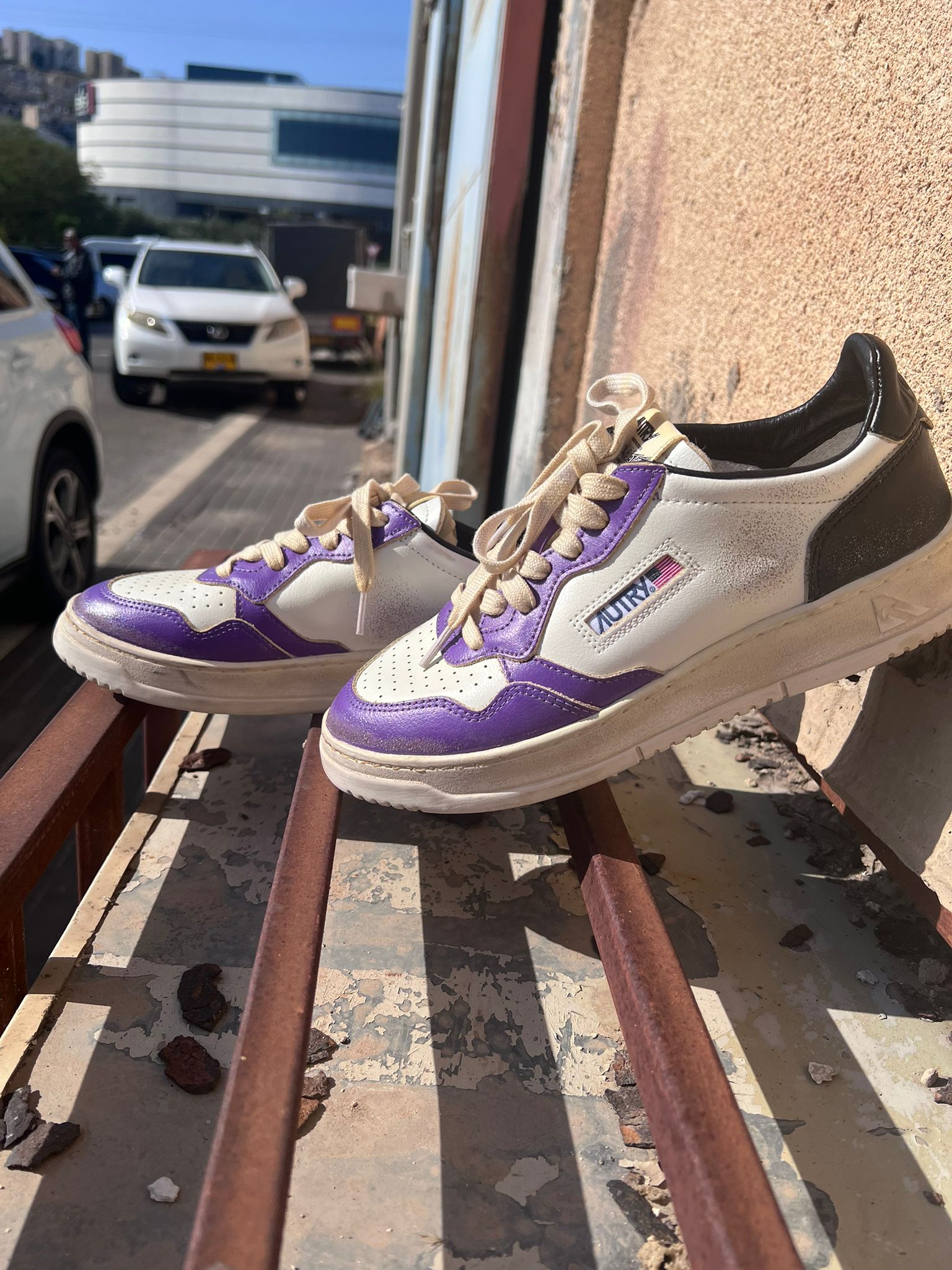 אוטרי - נעל AVLM-SV53 AUTRY