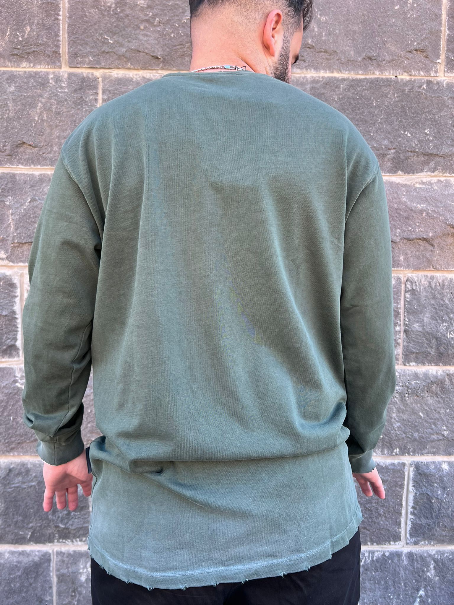 דה לוקה - טי וואש אוברסייז שרוול ארוך בצבע ירוק 7100 00