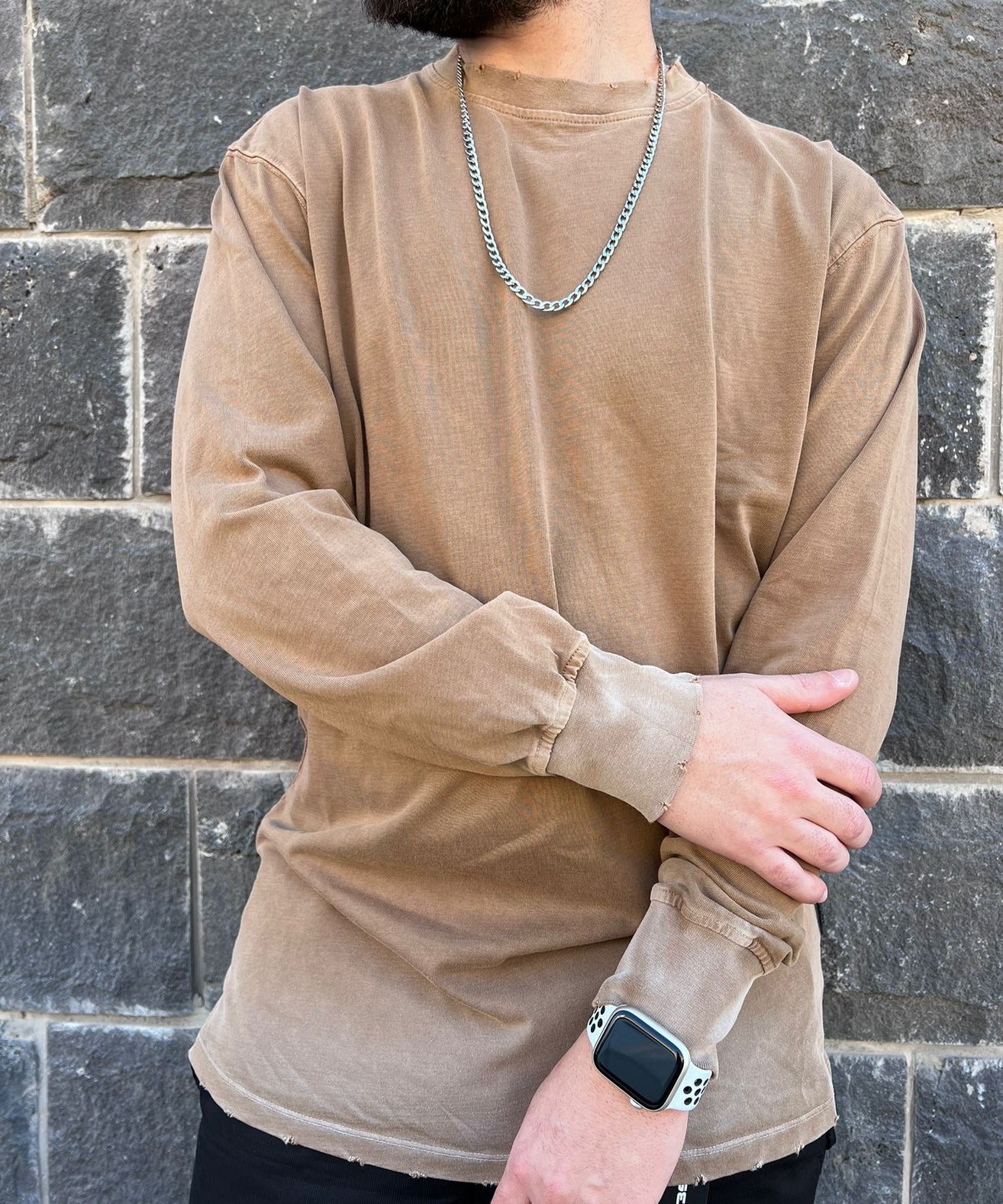 דה לוקה - טי וואש אוברסייז שרוול ארוך בצבע חום 7100 01