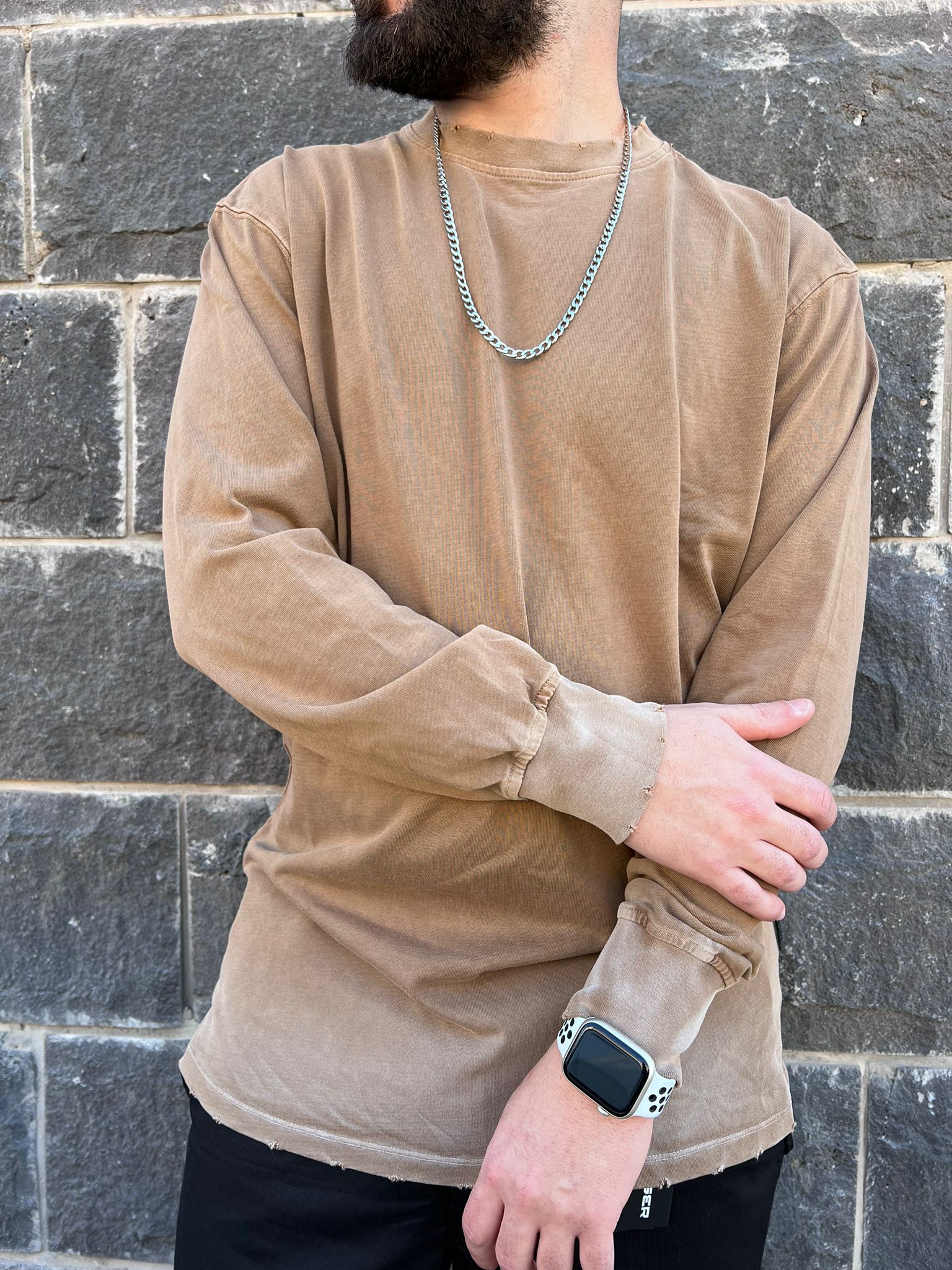 דה לוקה - טי וואש אוברסייז שרוול ארוך בצבע חום 7100 01