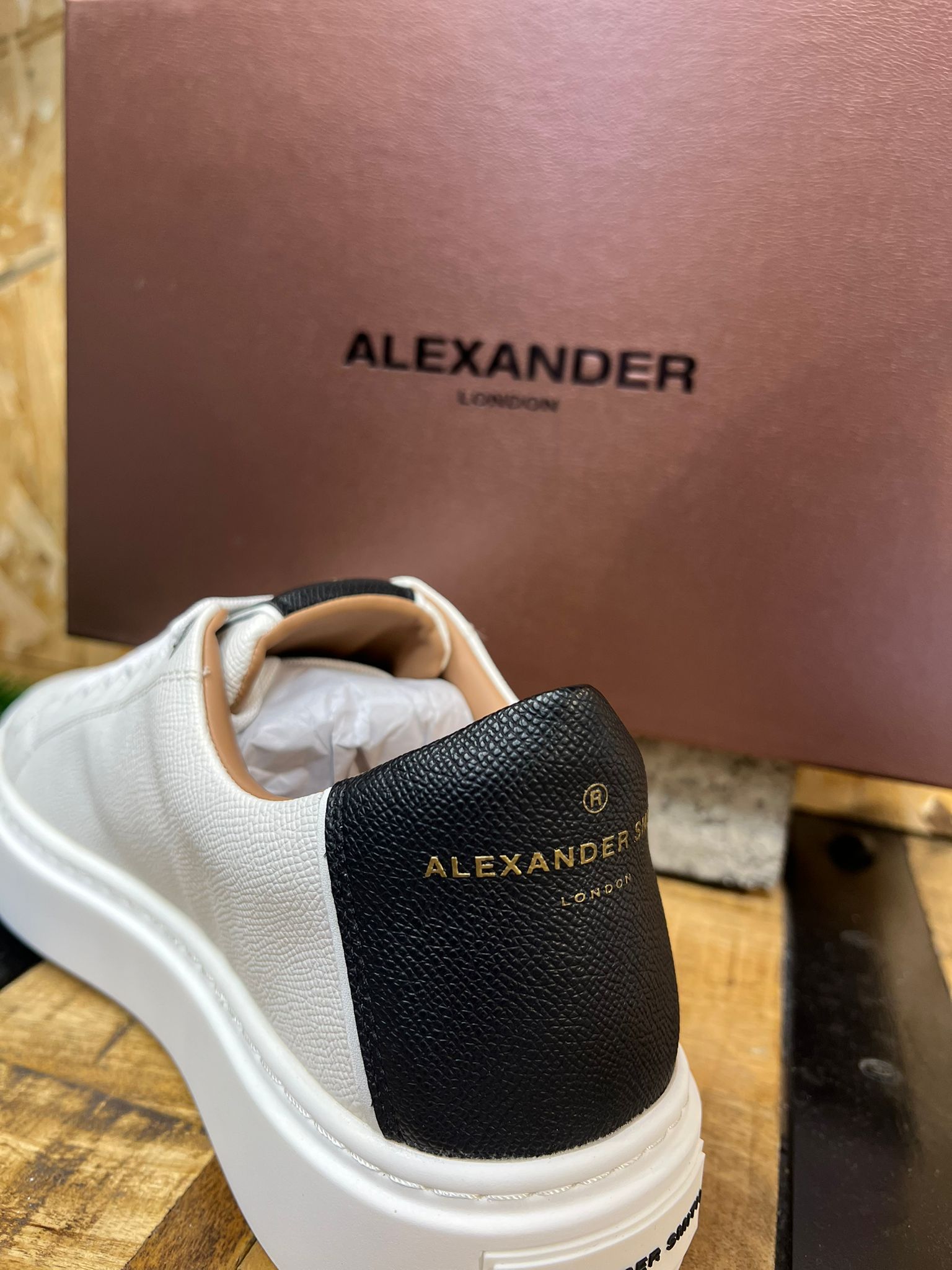 ALEXANDER SMITH - סניקרס עור LONDON MAN LDM 9066 WHITE BLACK