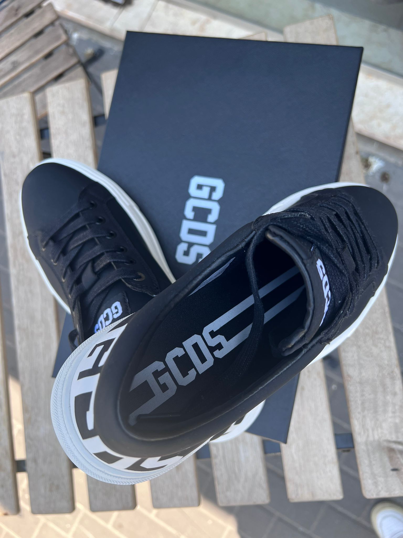 GCDS - סניקרס GC242MF05 010 BLACK  MEN SHOES LEATHER