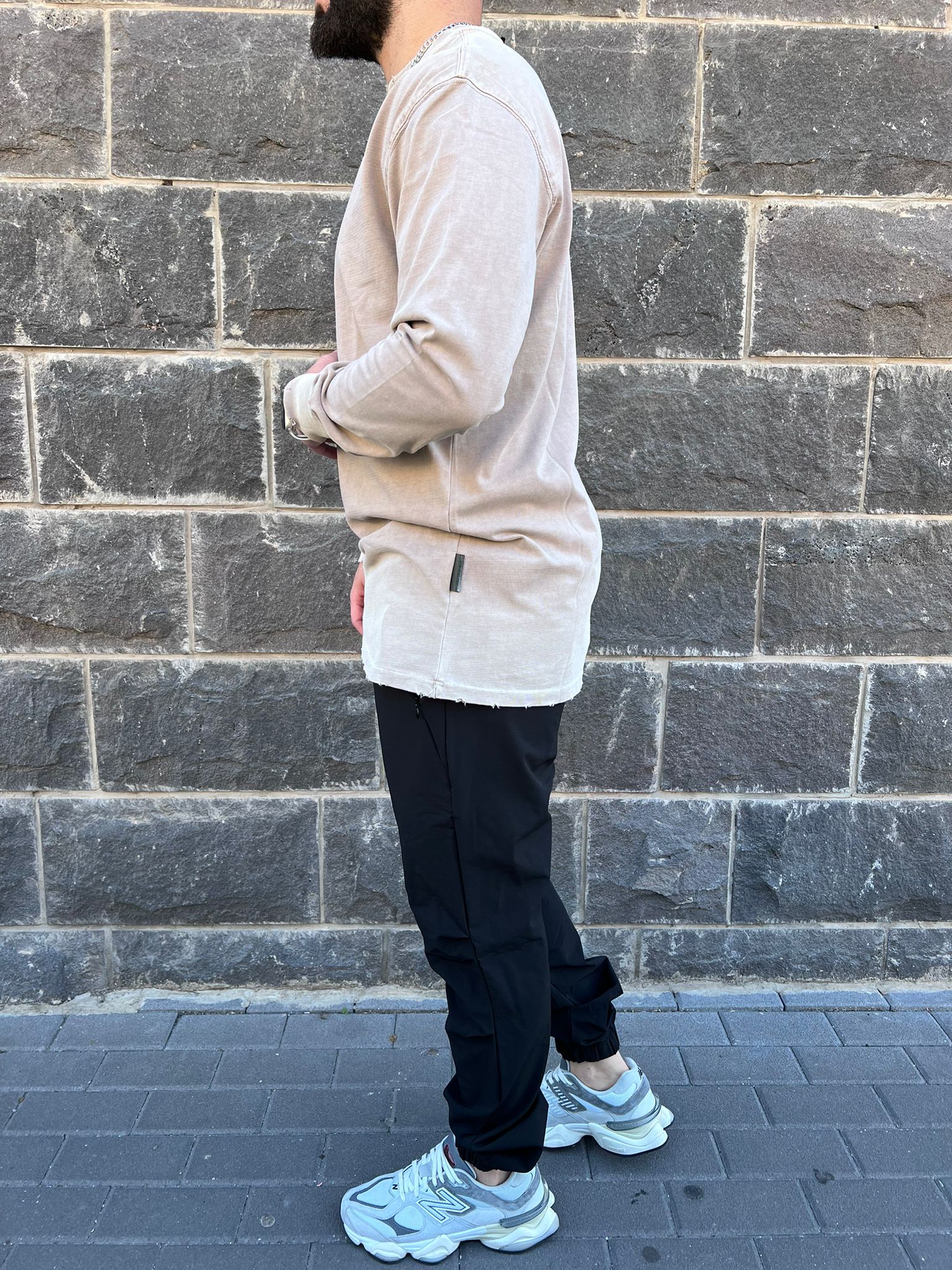 דה לוקה - טי וואש אוברסייז שרוול ארוך בצבע בז' 7100 03