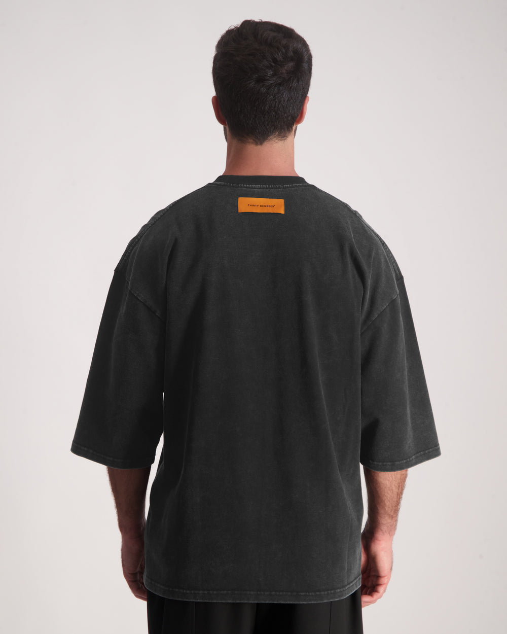 THIRTY DEGREES - 30FW26-10  3/4 טי אוברסייז Mugzam 05 Tee New