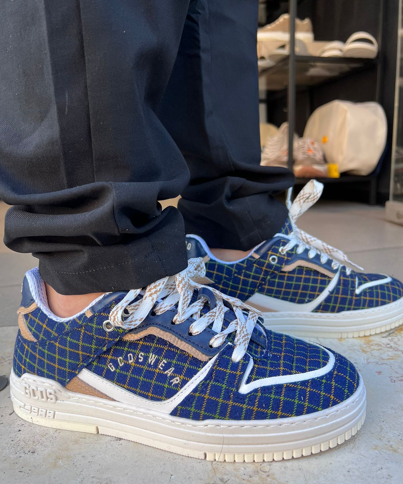 GCDS - סניקרס GCU1007-457 TARTAN-BLUE-BEIG