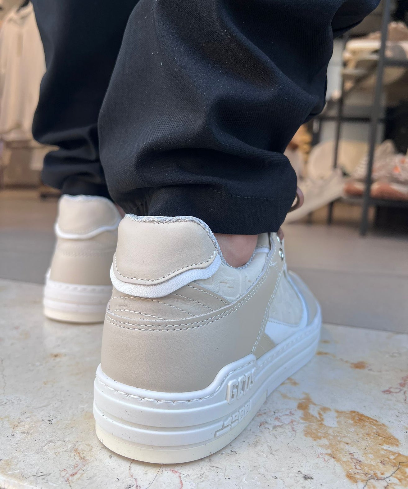 GCDS - סניקרס GCU1004-014 BEIGE