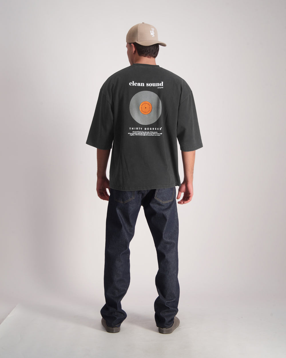THIRTY DEGREES - 30FW26-22  3/4 טי אוברסייז Clean Soun Tee New