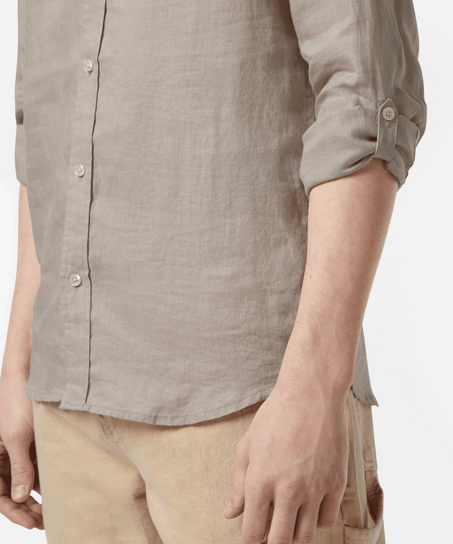 סקוץ' אנד סודה - מכופתרת פשתן שרוול ארוך
בצבע אבן 180016 030 SU25