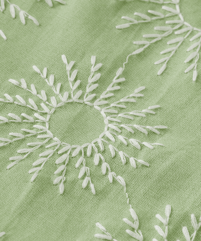 סקוץ’ אנד סודה – מכנס ברמודה פשתן רקמה ירוק בהיר