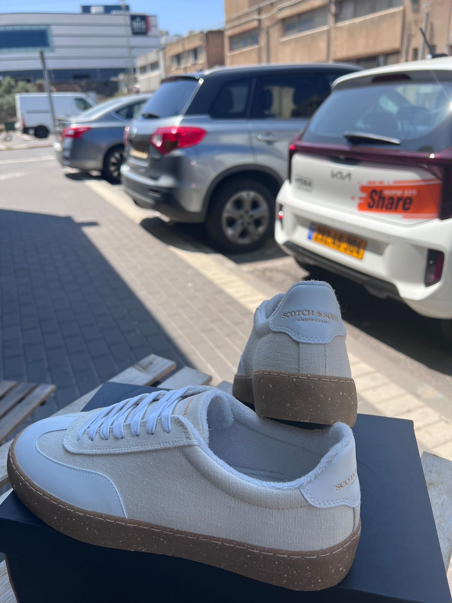 סקוץ’ אנד סודה –  סניקרס U00 Plakka 78702401-Beige