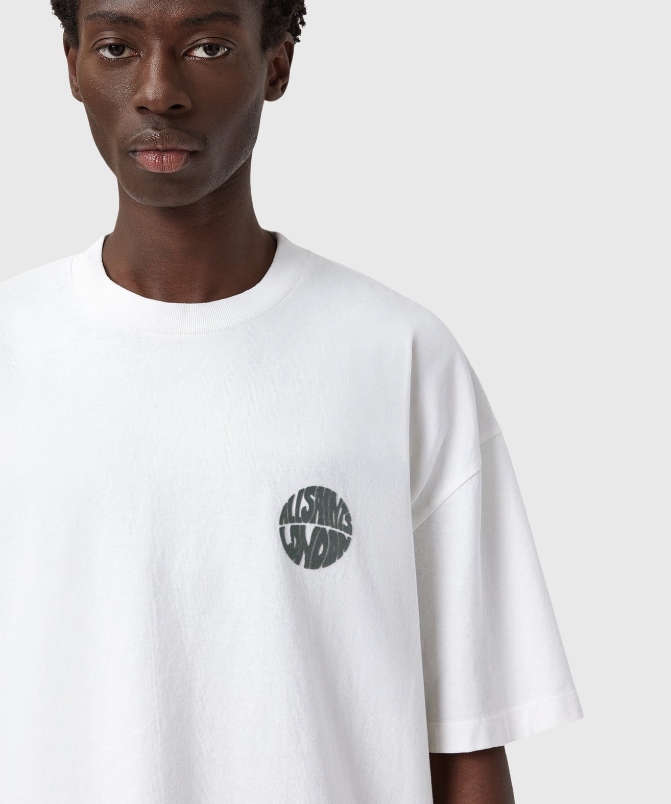 אולסיינטס - אוברסייז שרוול קצר M016JD