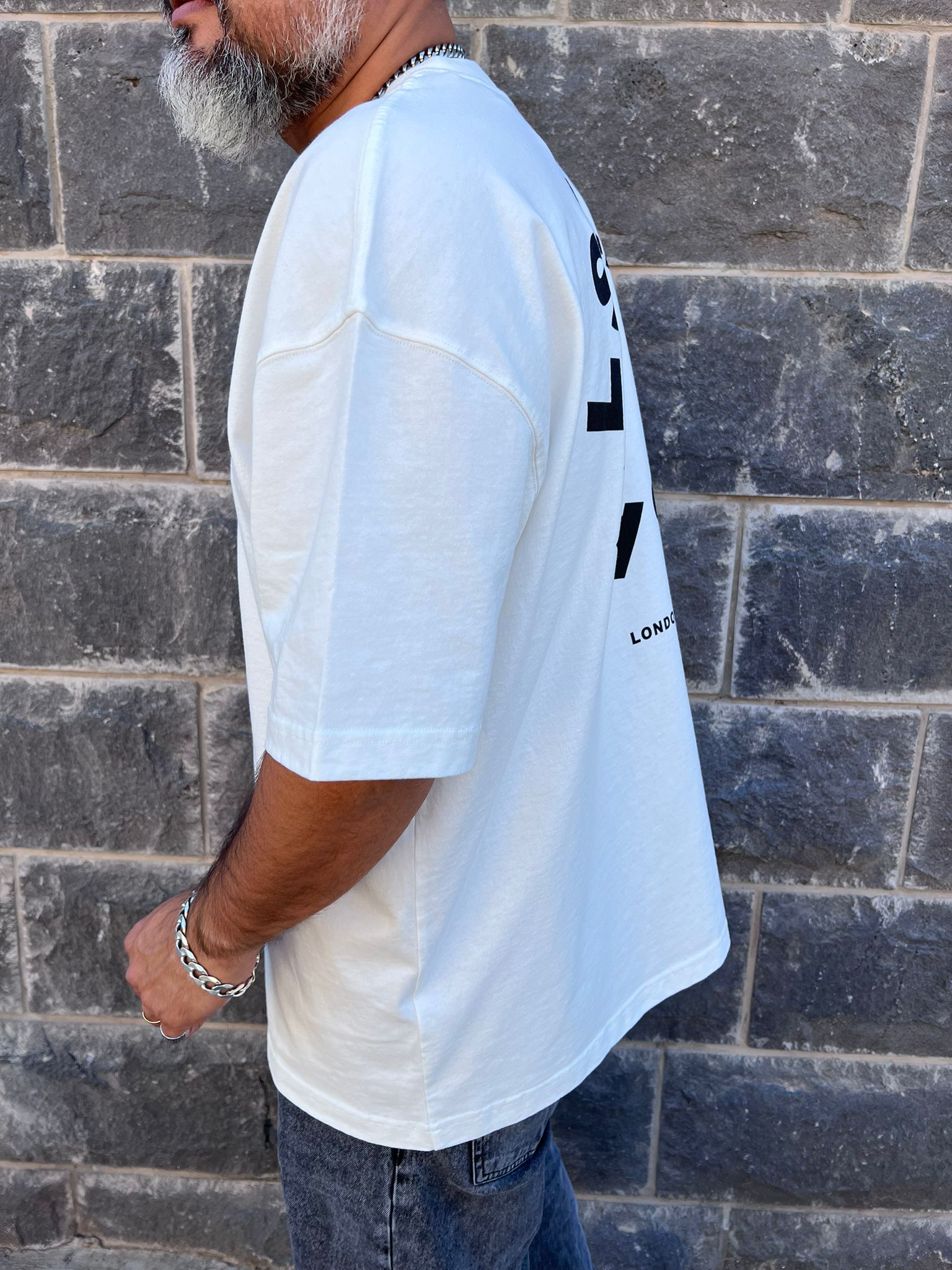 אולסיינטס - אוברסייז שרוול קצר  Chalk White M072PB