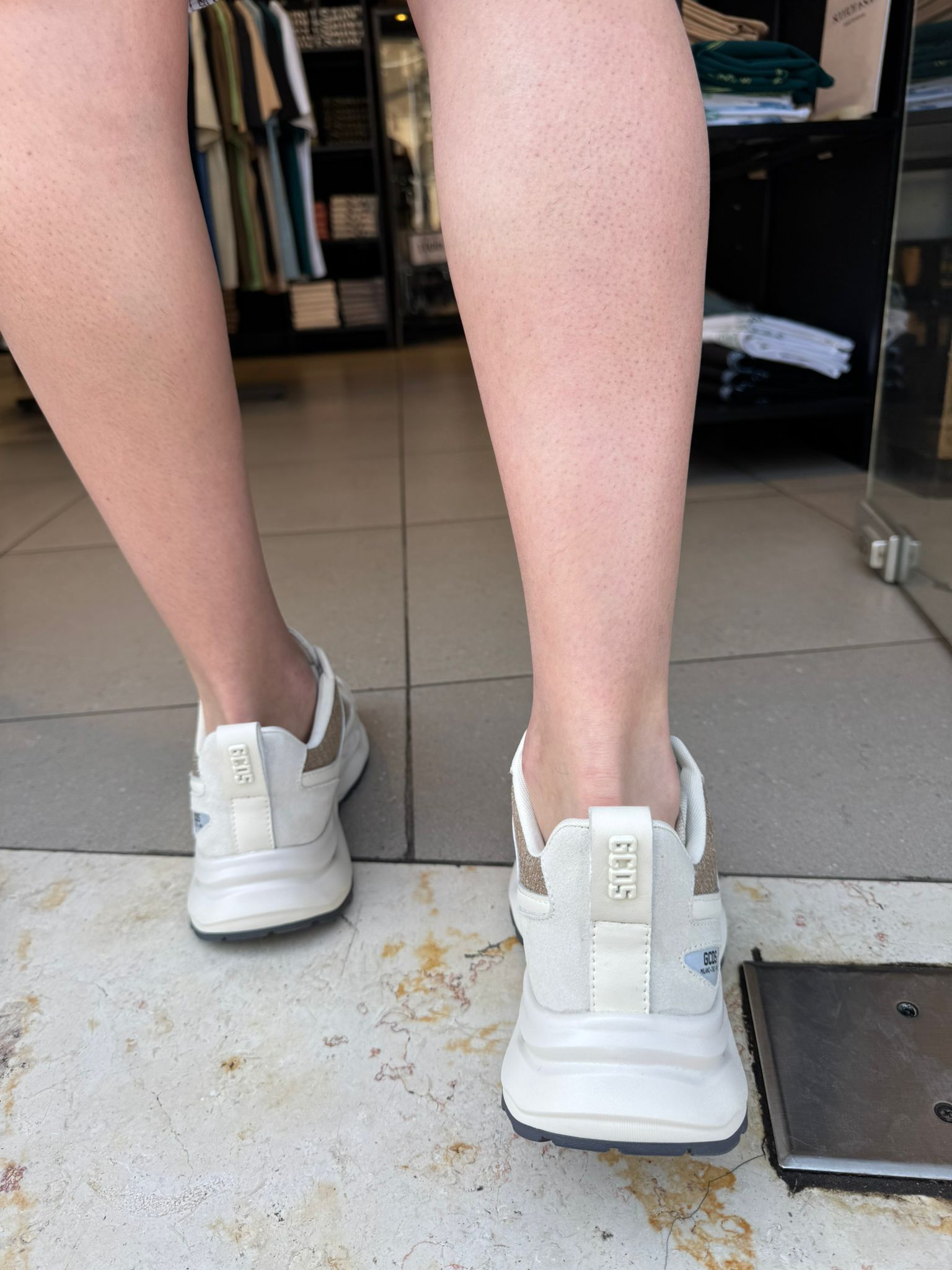 GCDS - סניקרס GC251MF12-103 OFF WHITE