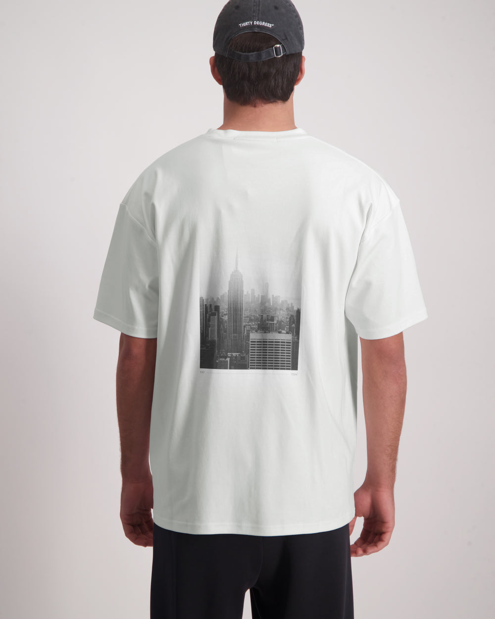 THIRTY DEGREES - 30FW26-15 טי אוברסייז NY Empire Tee New