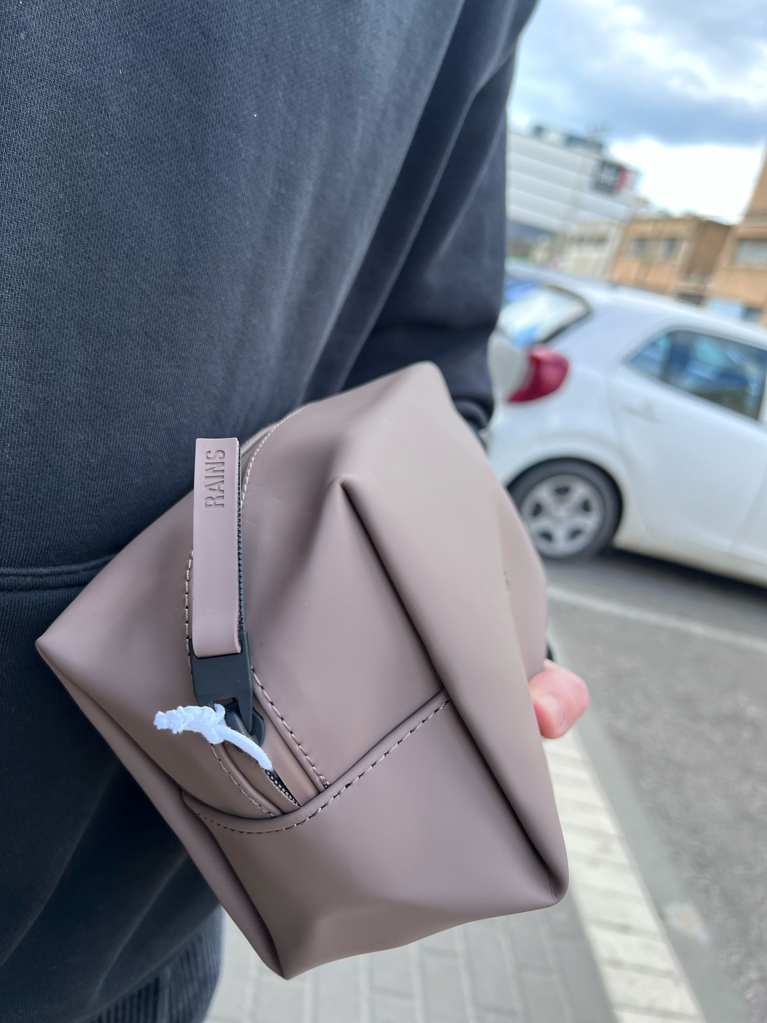 ריינס - RAINS תיק יד עמיד במים 15580 Grey