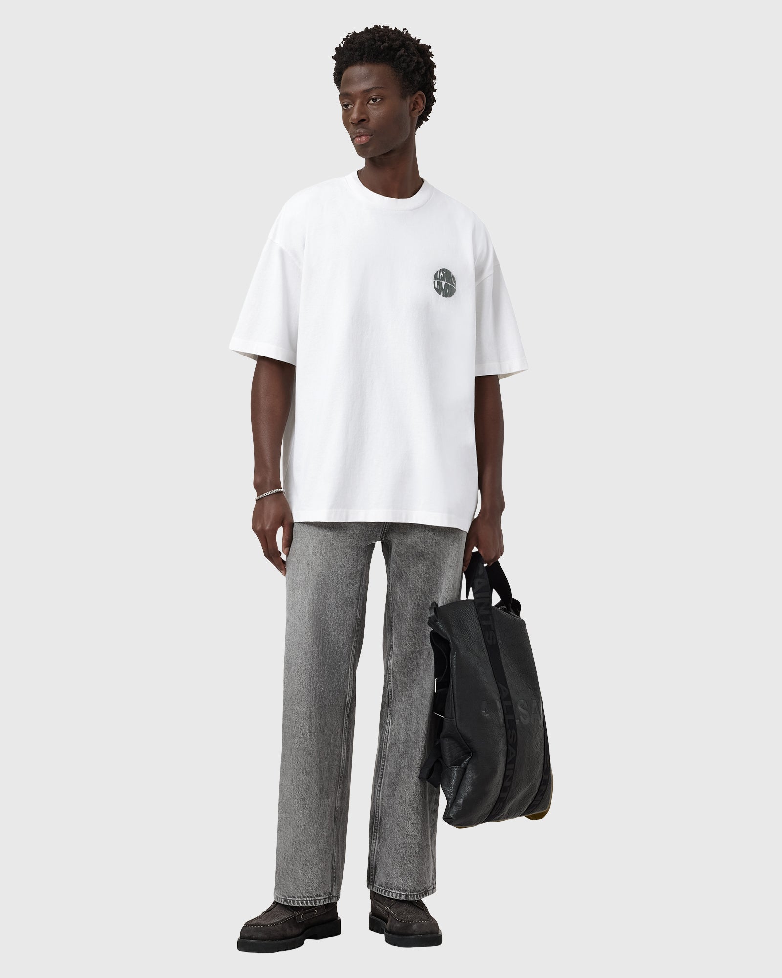 אולסיינטס - אוברסייז שרוול קצר M016JD