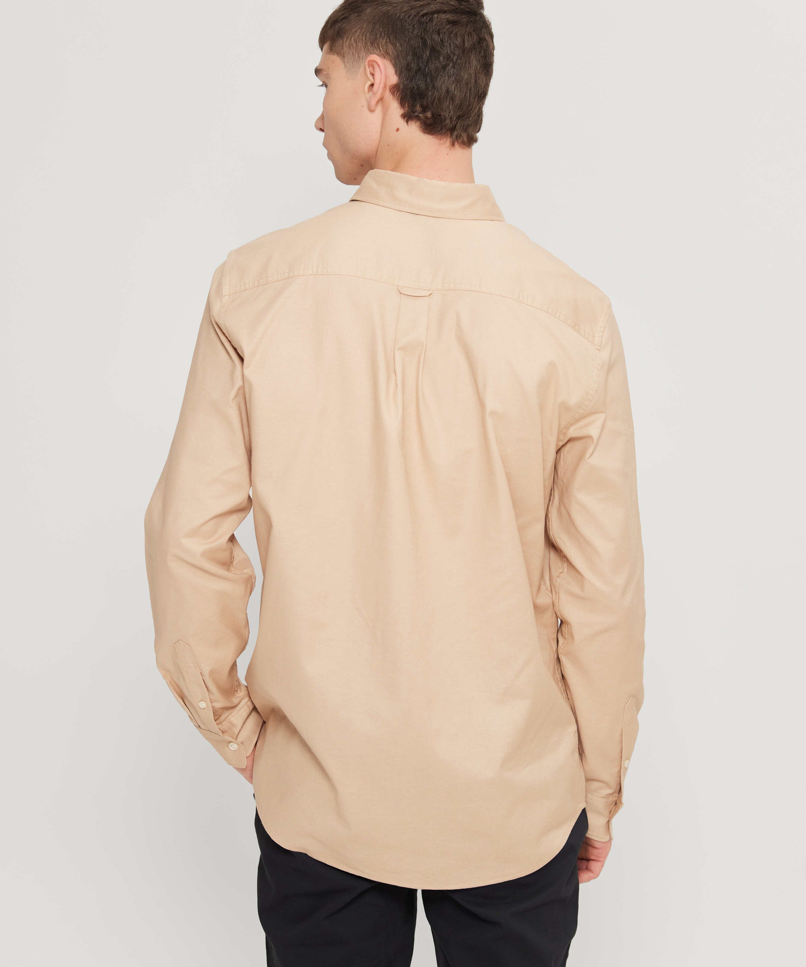 סקוץ' אנד סודה - מכופתרת קלאסית
בצבע בז' 180014 260 SU25