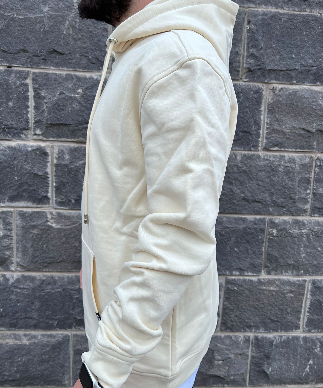 GCDS - קפוצ'יון-MH01 100% COTTON בצבע שמנת