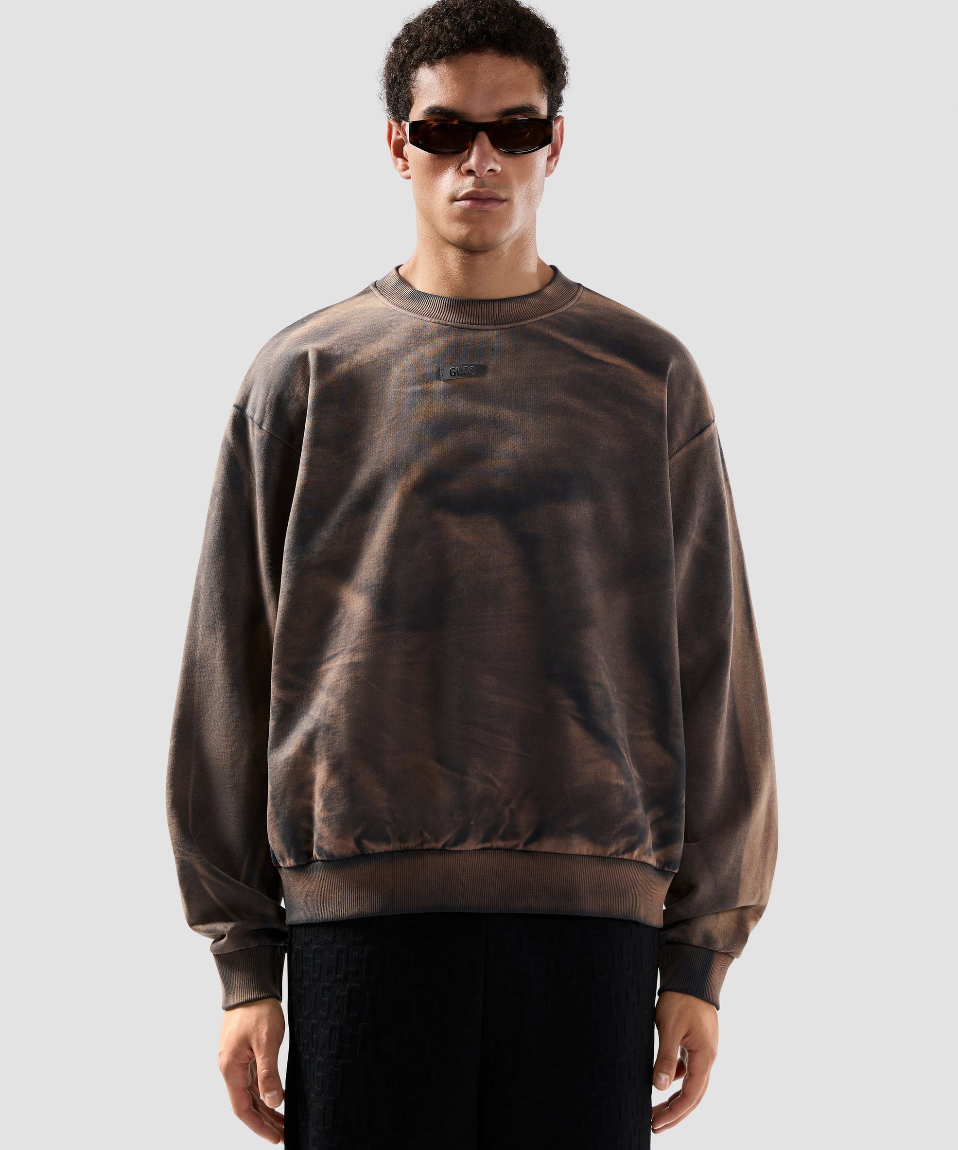 GCDS - פוטר PATCH LOGO SOLARIZED CREWNECK B2CM1512JE7-98 DARK GREY