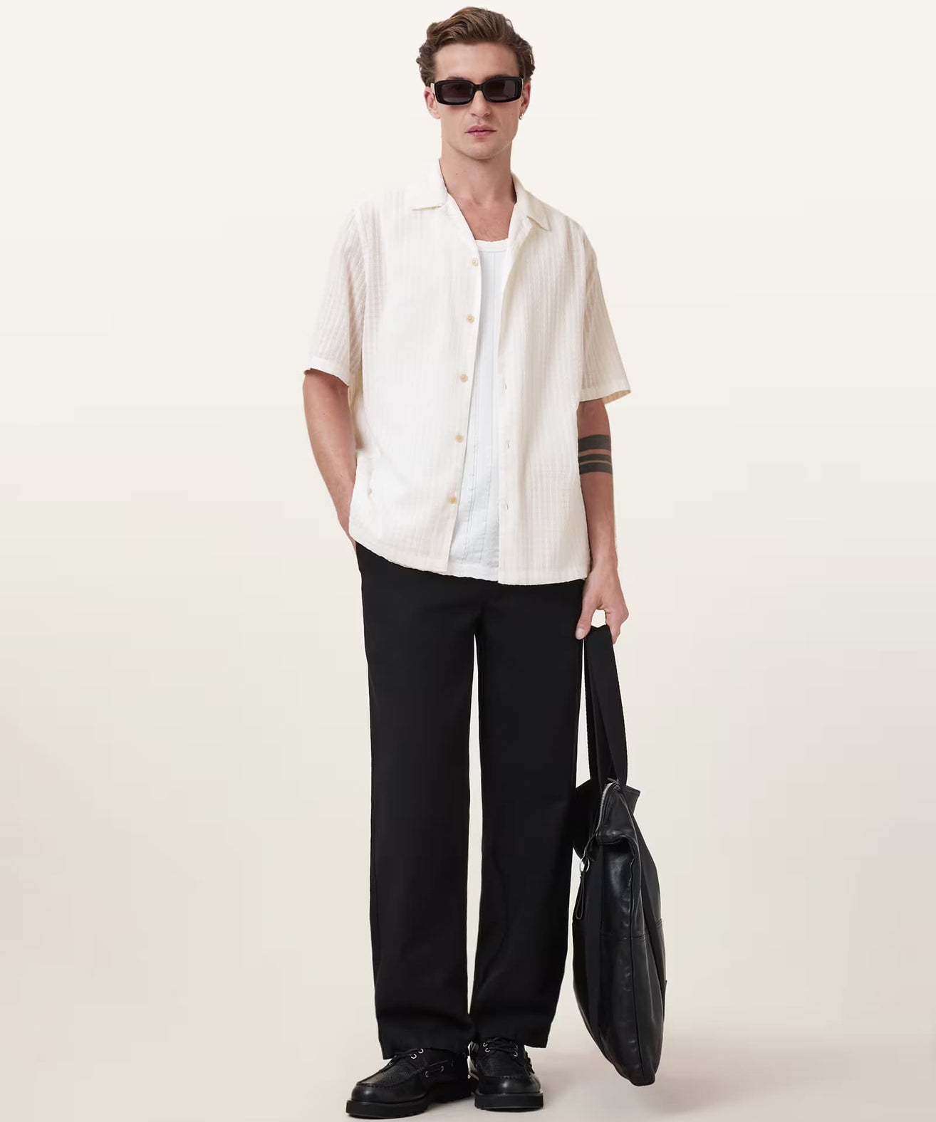 אולסיינטס - מכופתרת M102SC White