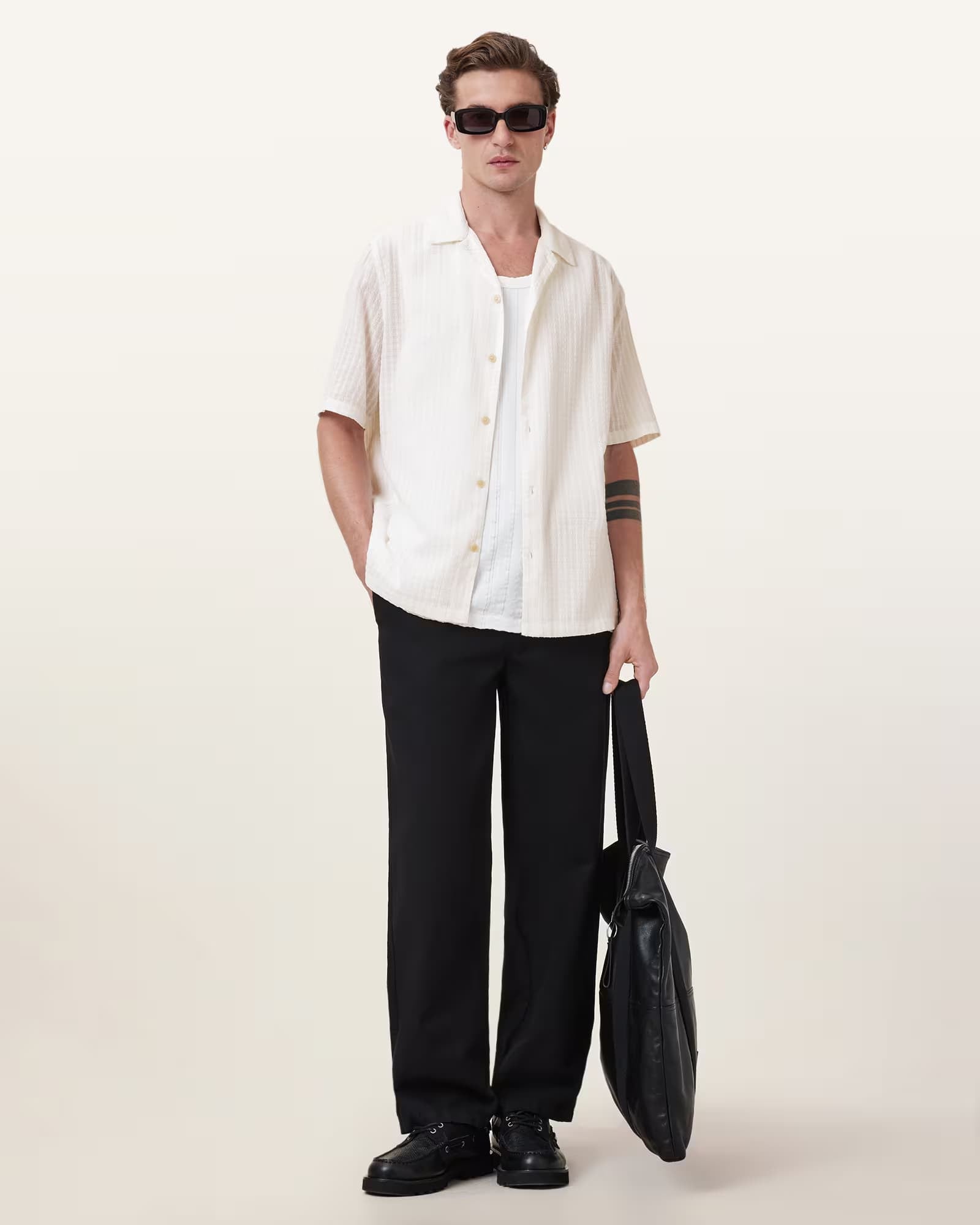 אולסיינטס - מכופתרת M102SC White