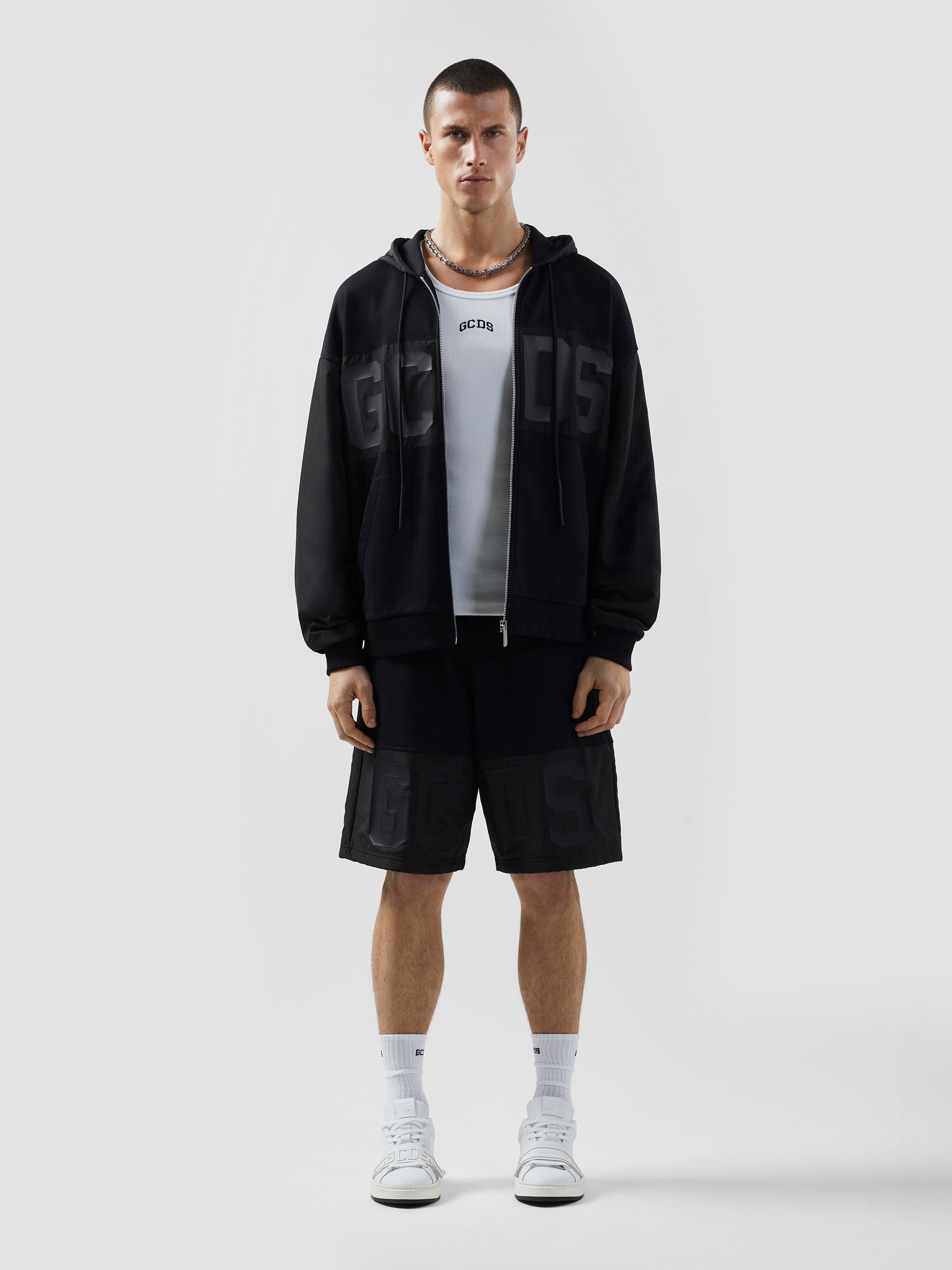 GCDS - ברמודה B1XM3102JI1 99 BLACK LOGO NYLON