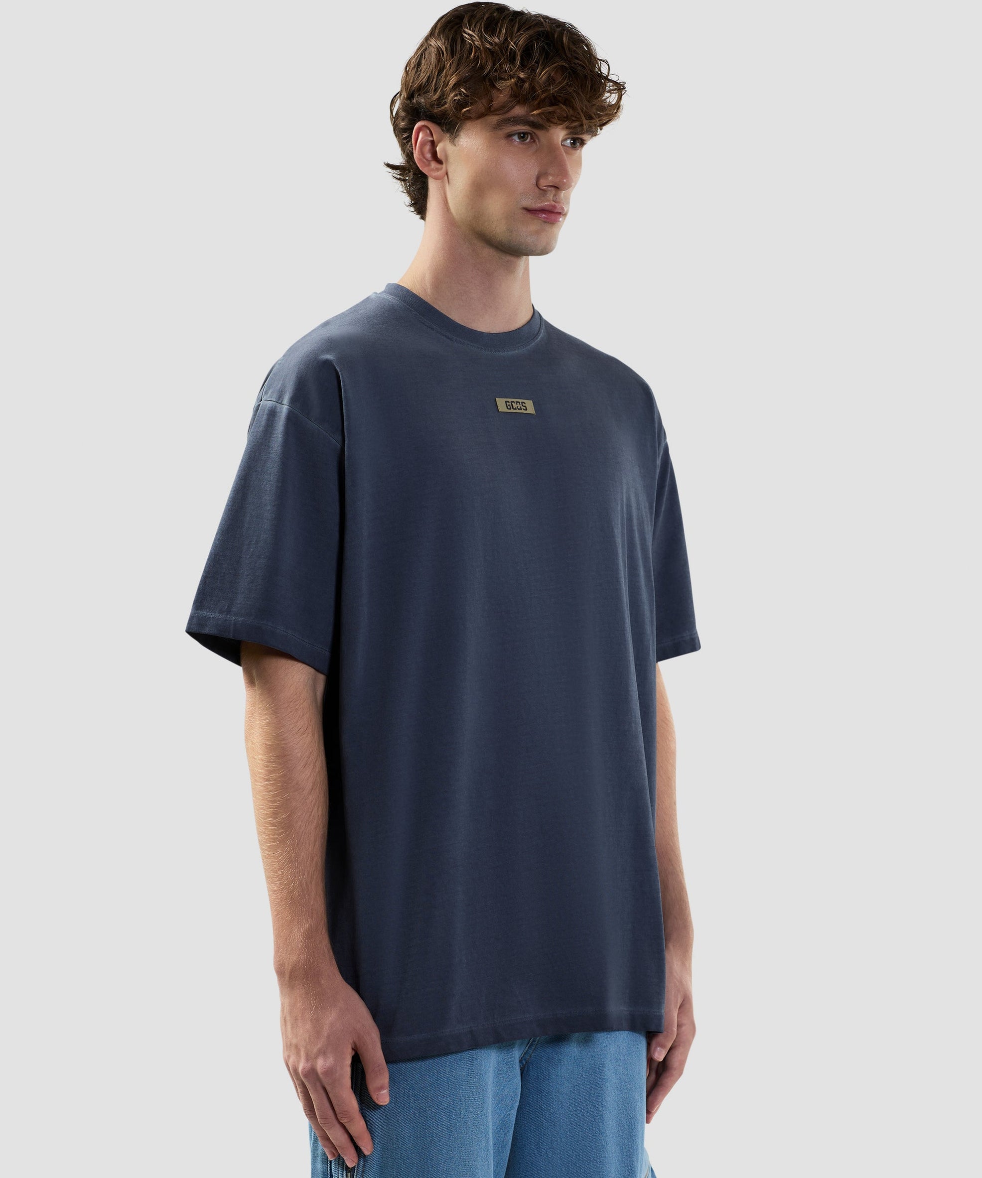 GCDS - חולצה טי אוברסייז PATCH LOGO SOLARIZED B2SM2313JF1