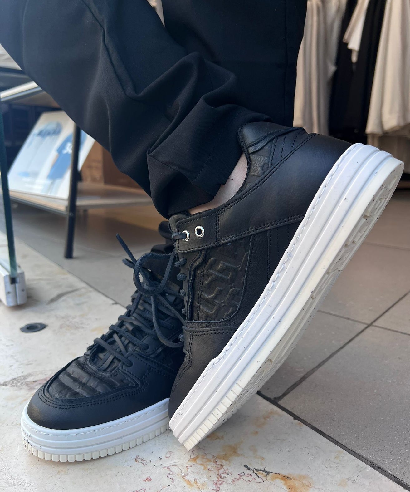 GCDS - סניקרס GCU1004-001 BLACK