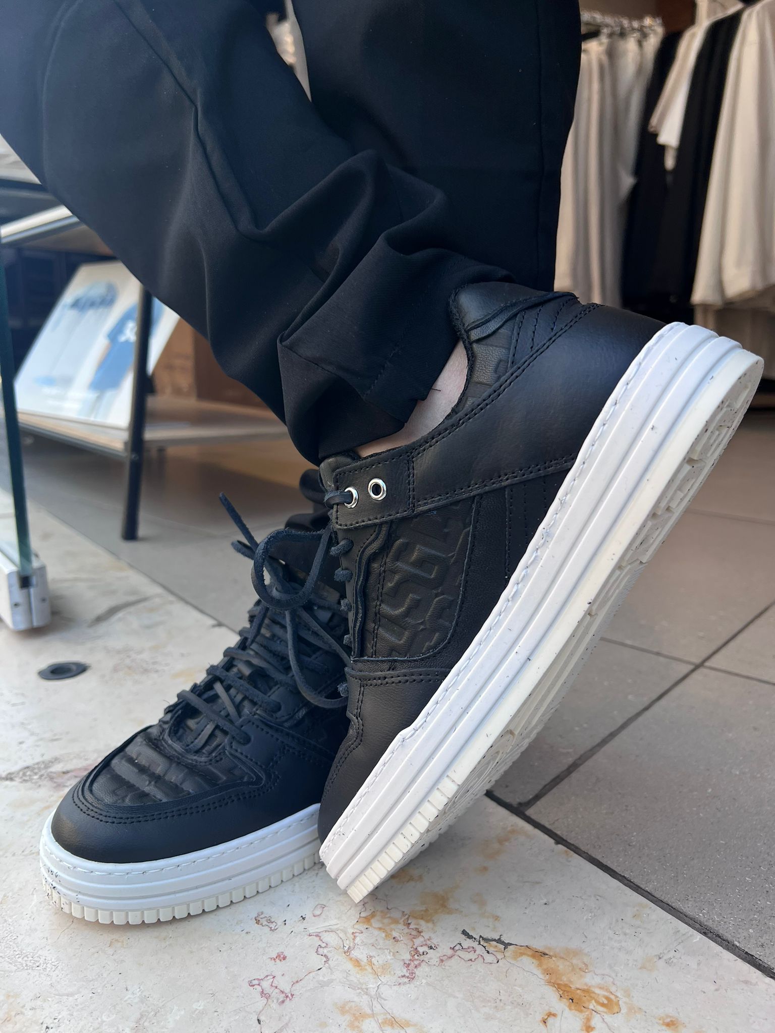 GCDS - סניקרס GCU1004-001 BLACK