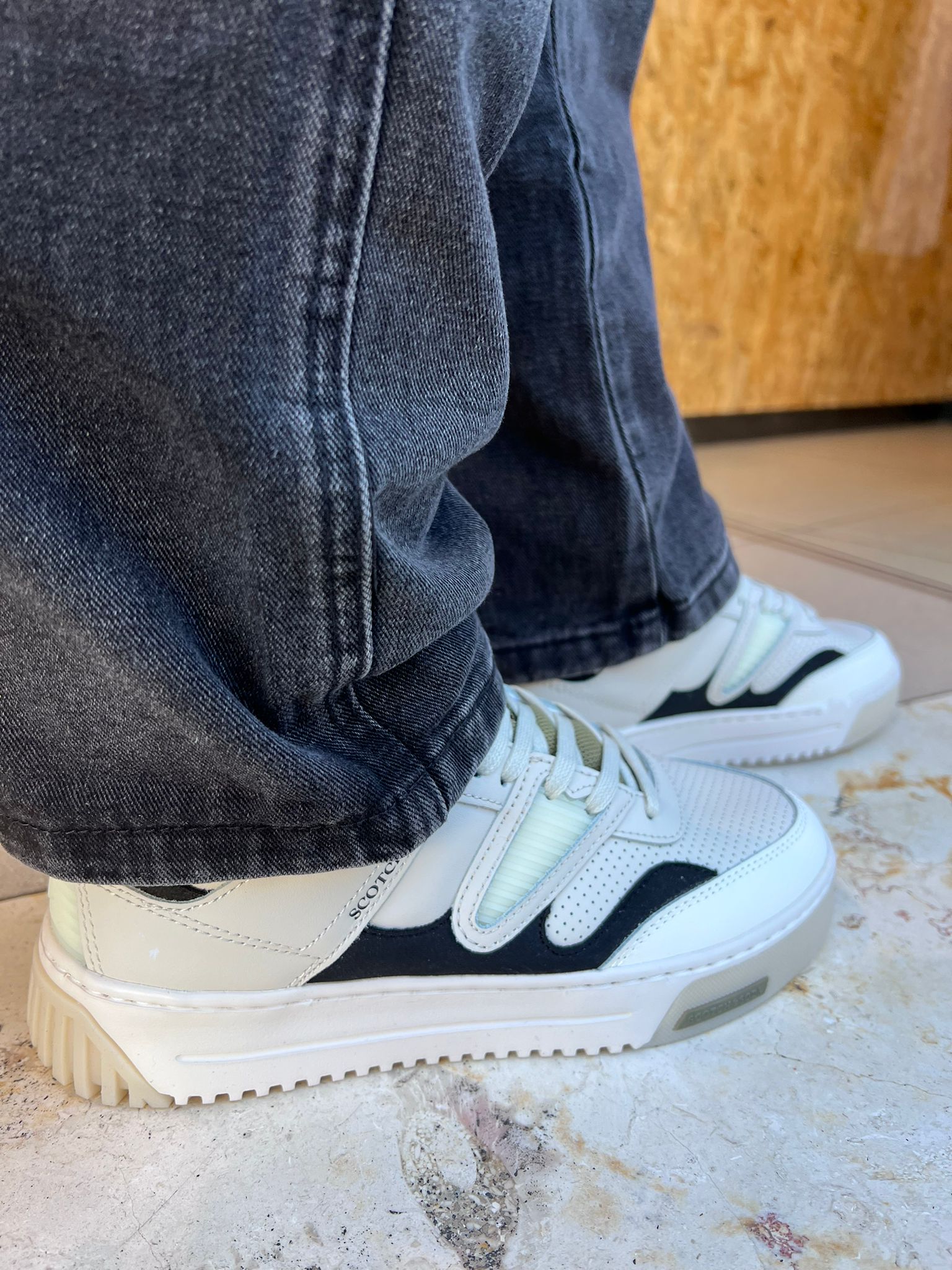 סקוץ’ אנד סודה –  סניקרס NEW CUP