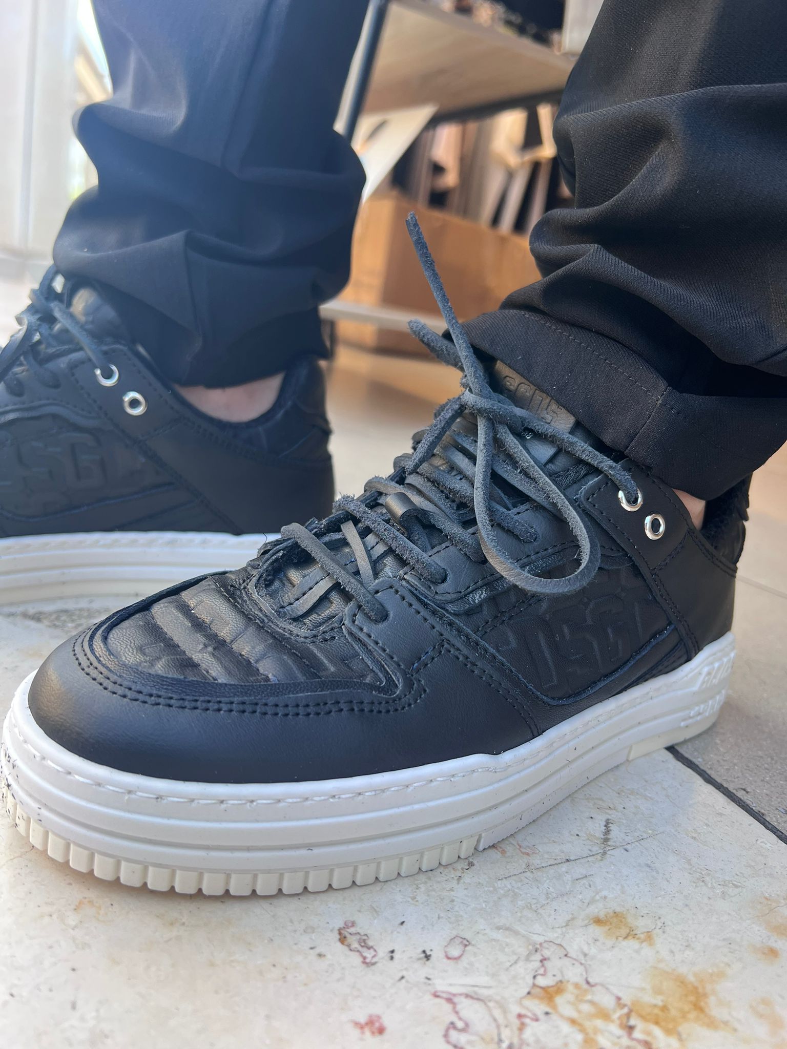 GCDS - סניקרס GCU1004-001 BLACK