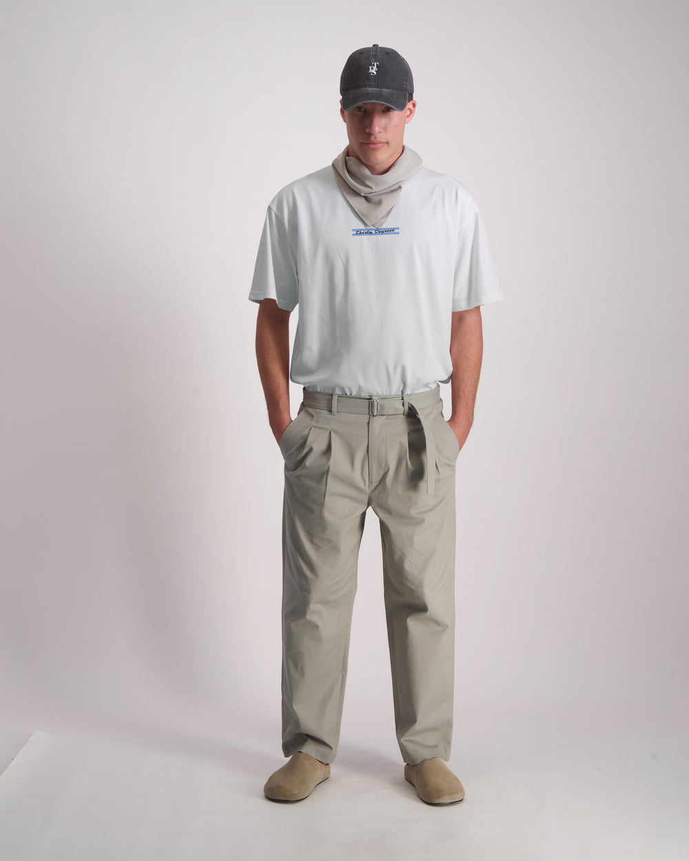 THIRTY DEGREES - 30FW26-23 טי אוברסייז Hand Of God Tee