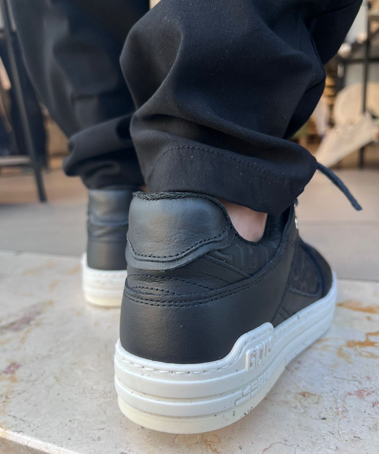 GCDS - סניקרס GCU1004-001 BLACK