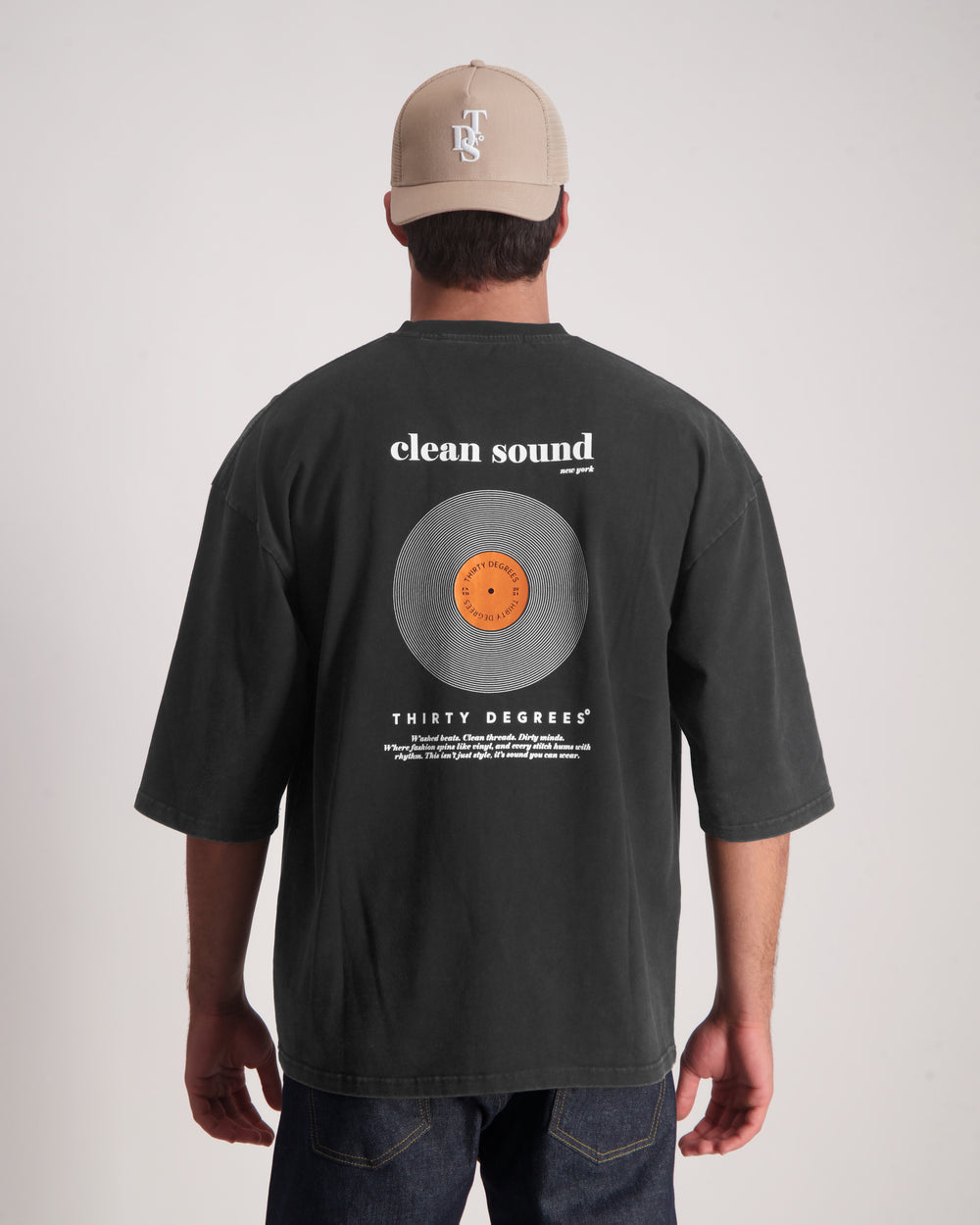 THIRTY DEGREES - 30FW26-22  3/4 טי אוברסייז Clean Soun Tee New