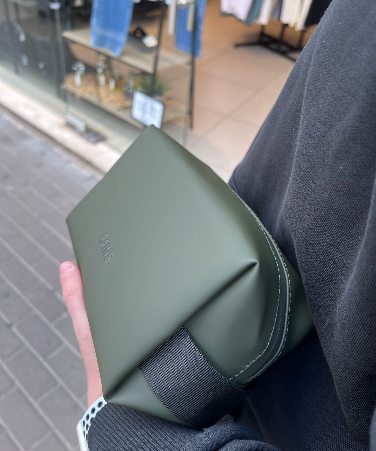 ריינס - RAINS תיק יד עמיד במים 15580 Green