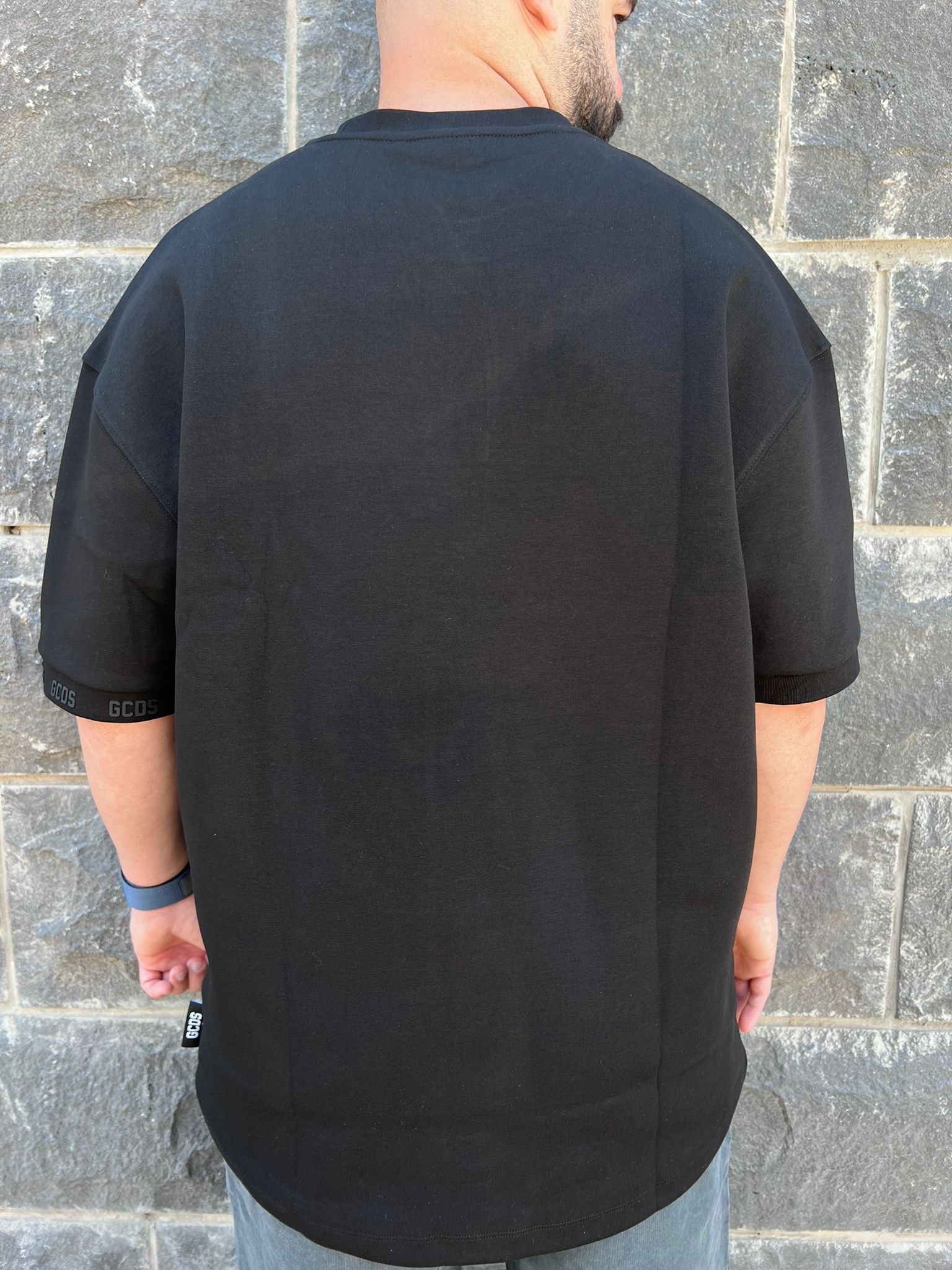 GCDS - חולצה טי אוברסייז בד מרצרייז GC252MT32-001 שחור