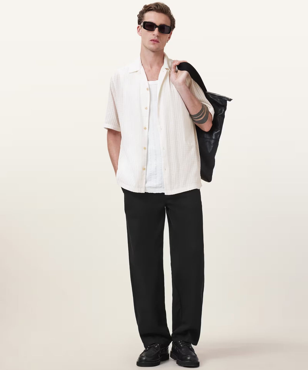 אולסיינטס - מכופתרת M102SC White