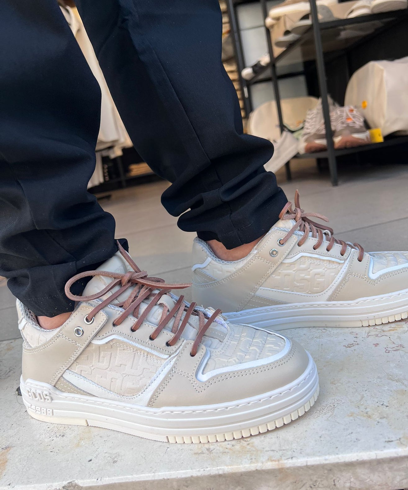 GCDS - סניקרס GCU1004-014 BEIGE