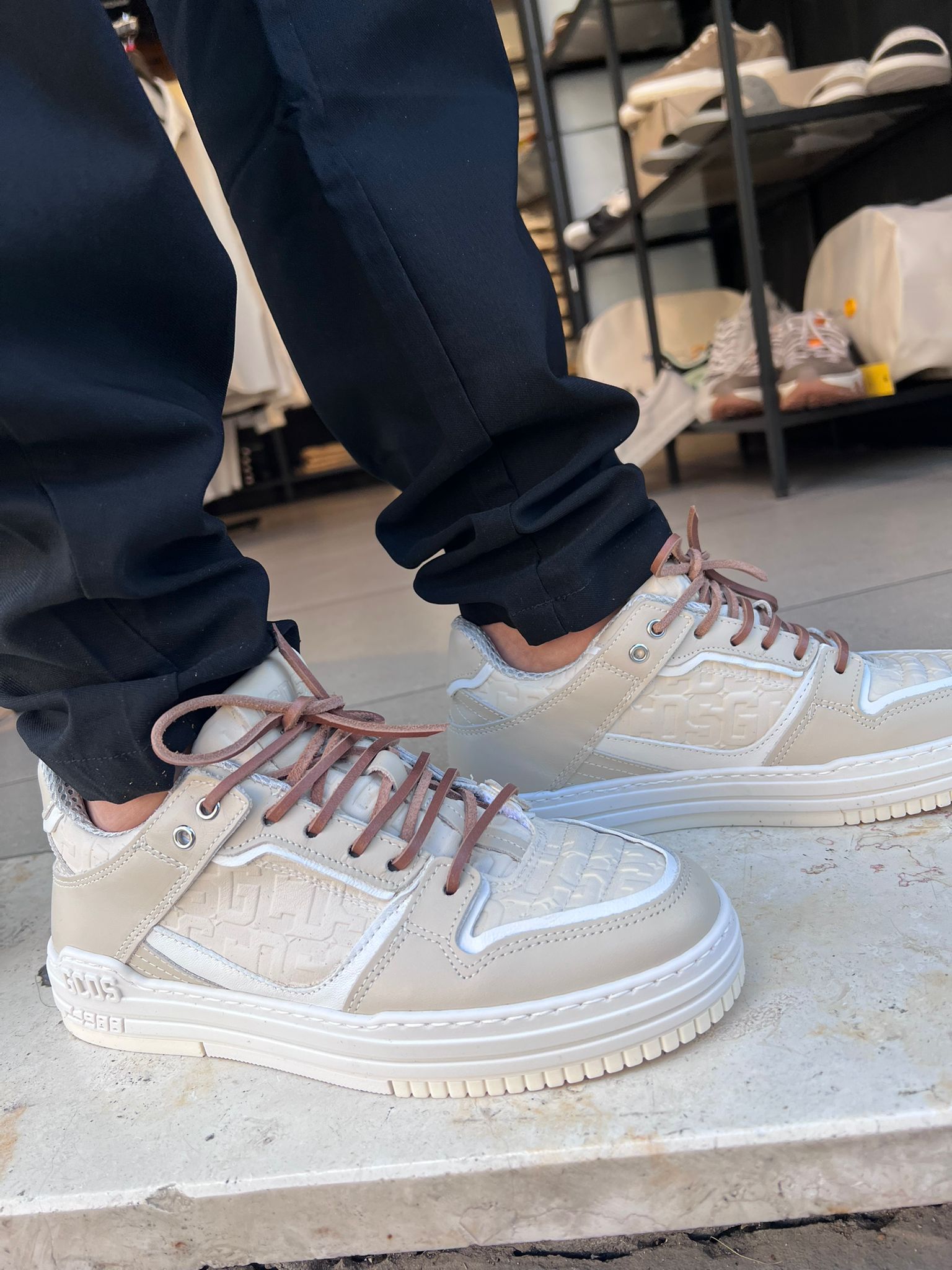 GCDS - סניקרס GCU1004-014 BEIGE