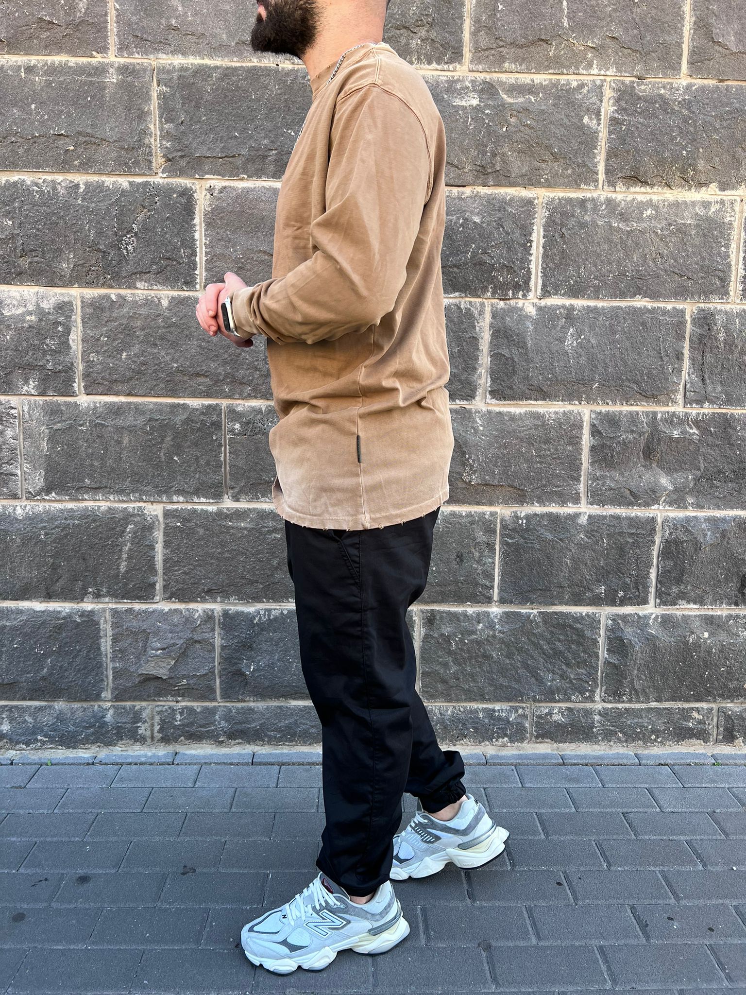 דה לוקה - טי וואש אוברסייז שרוול ארוך בצבע חום 7100 01