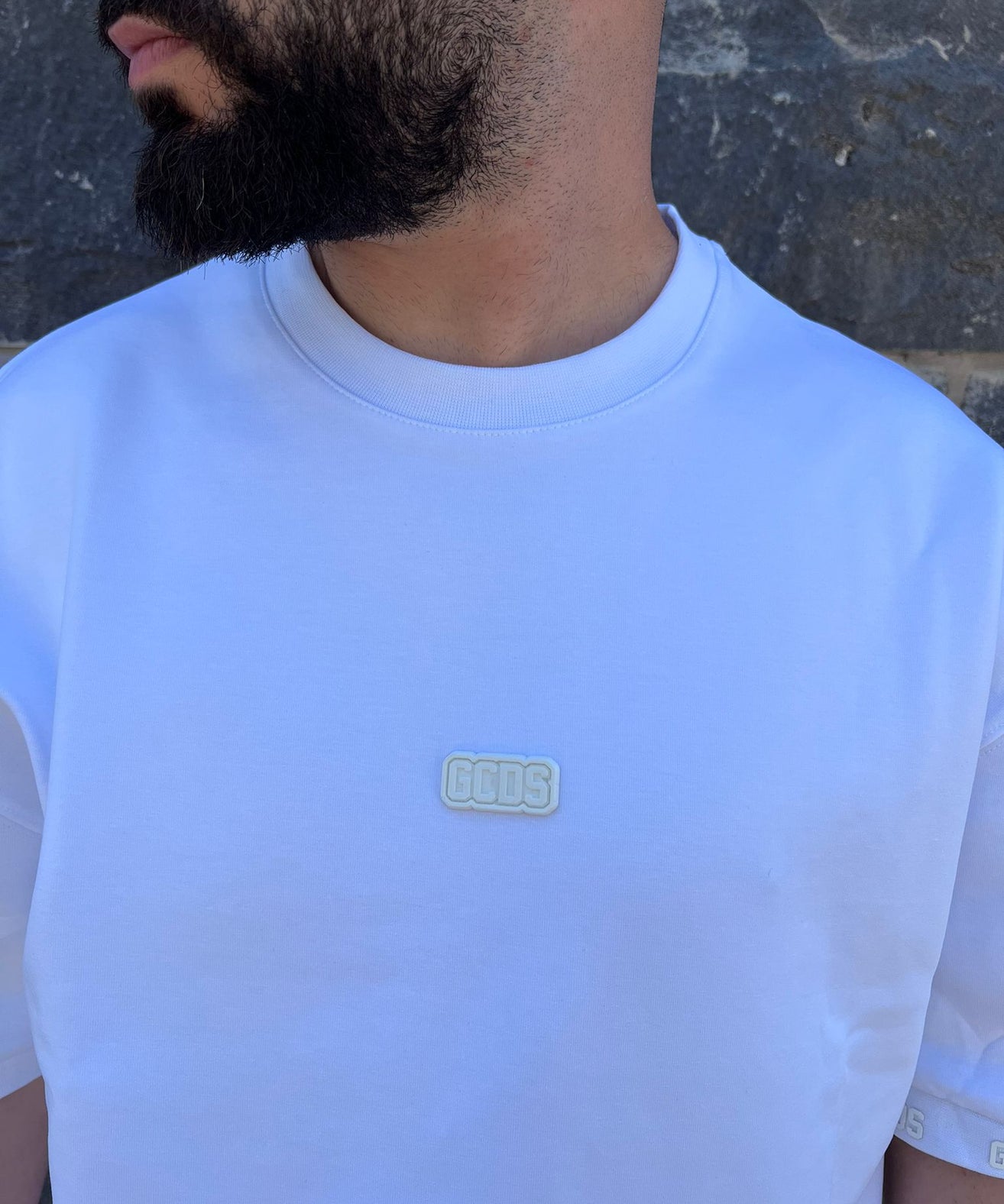 GCDS - חולצה טי אוברסייז בד מרצרייז GC252MT32-100 לבן